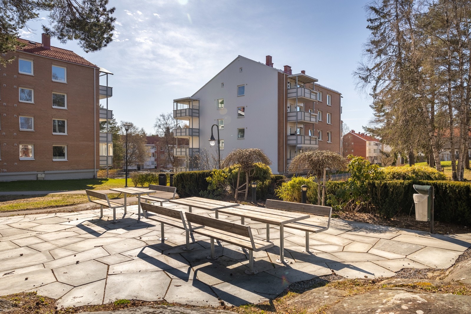 Borettslaget har parkeringsplasser og garasjeplasser til utleie p.d.d er det venteliste Galleribilde