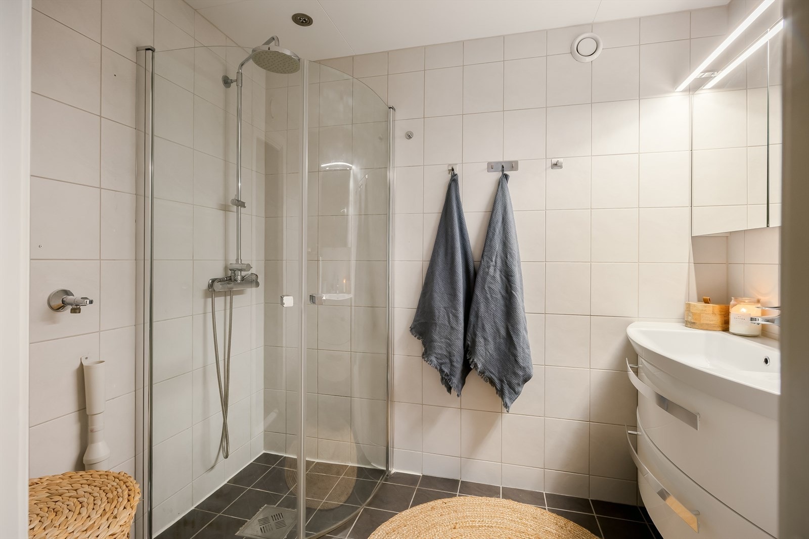 Flislagt bad på 4 m². Galleribilde