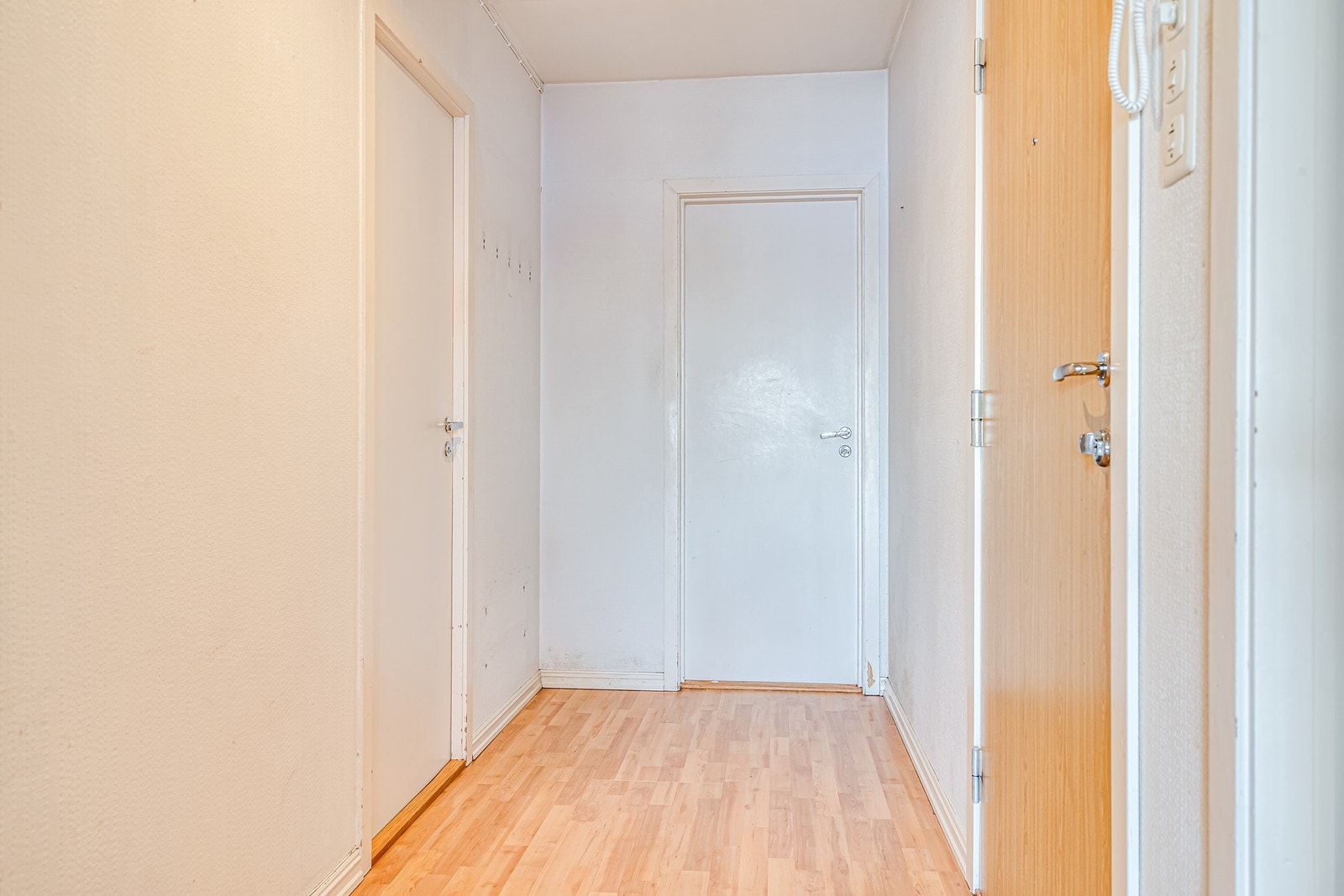 entre/gang med dørtelefon Galleribilde