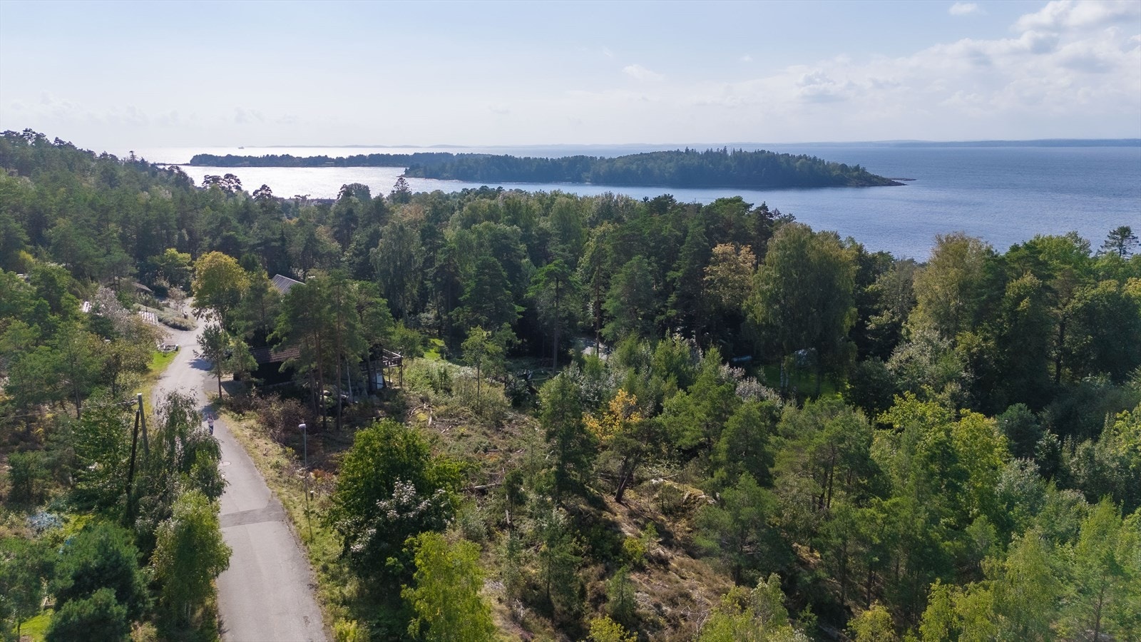 Det er kun 5 min. kjøring til Støtvig, Losen og det øvrige vakre Larkollen har å by på. Galleribilde
