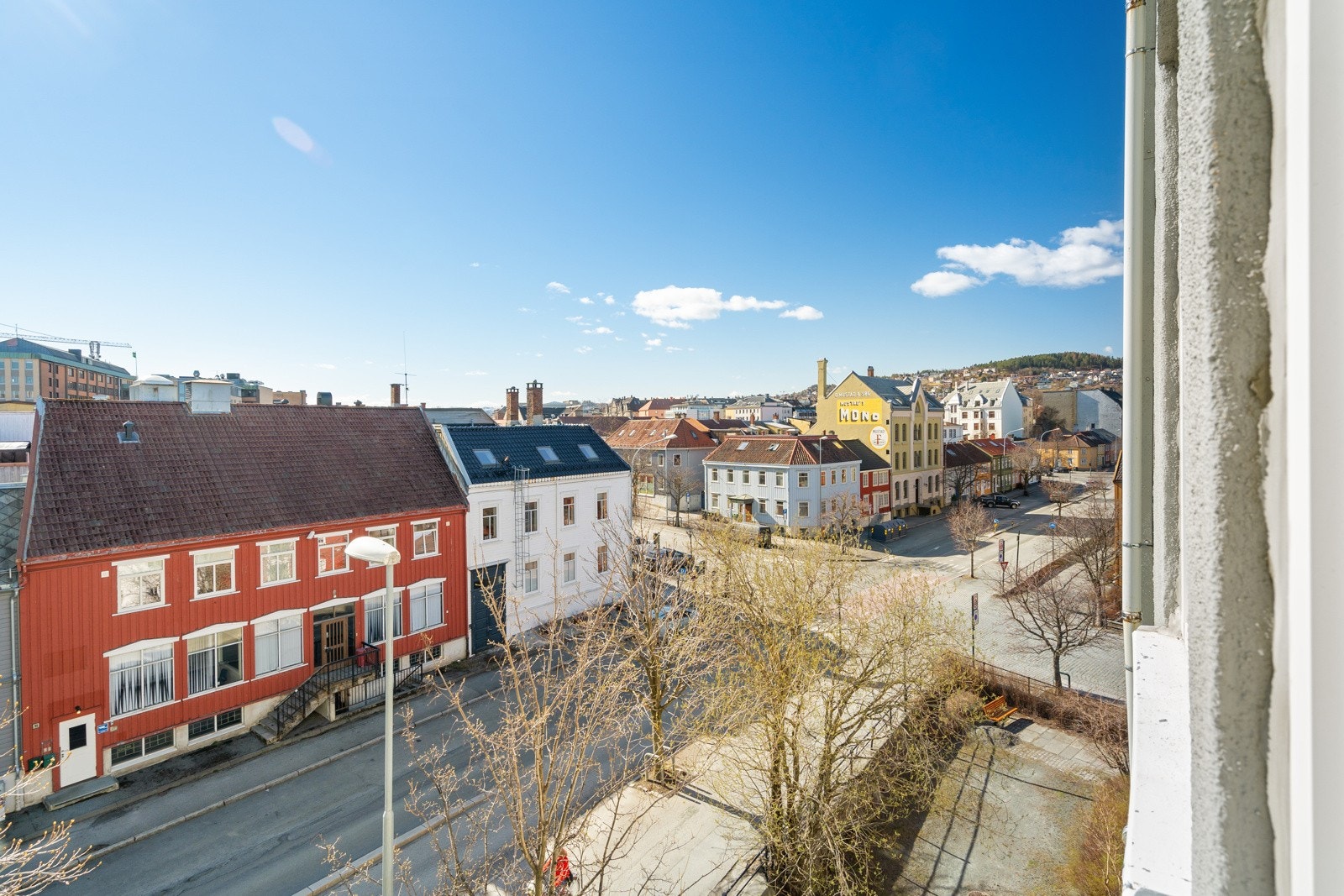 Leiligheten har svært hyggelige utsiktsforhold. Galleribilde