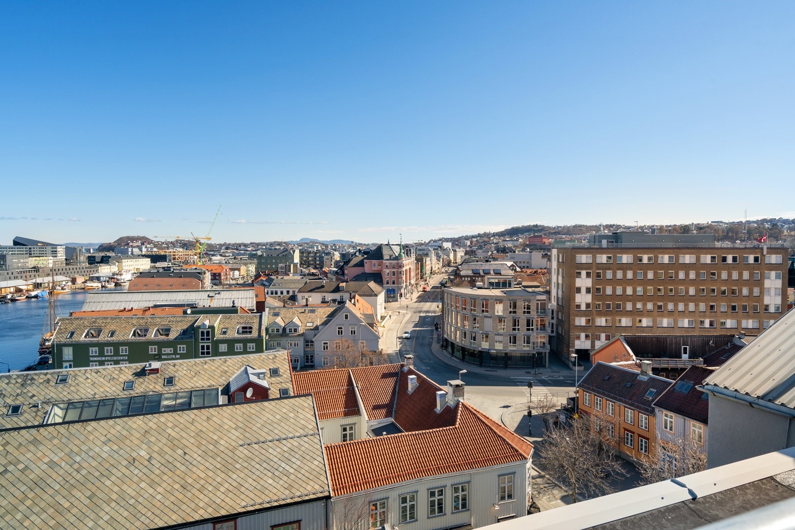 Trondheim sentrum er en blanding av historisk sjarm og den moderne livsstilen. Her finner man alt man trenger. Galleribilde