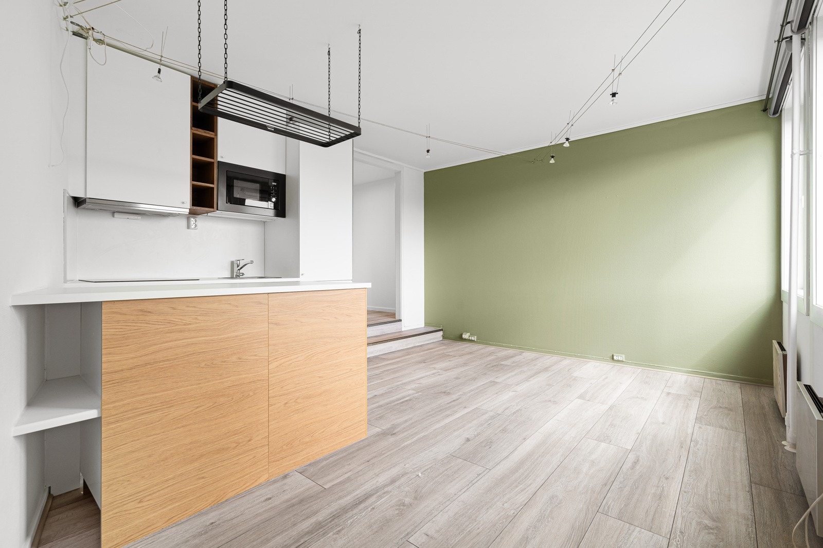 Felleskostnader inkluderer - Drift og vedlikehold, forretningsførsel, Kabel-TV/bredbånd, kommunale avgifter, felles bygningsforsikring m.m. Galleribilde