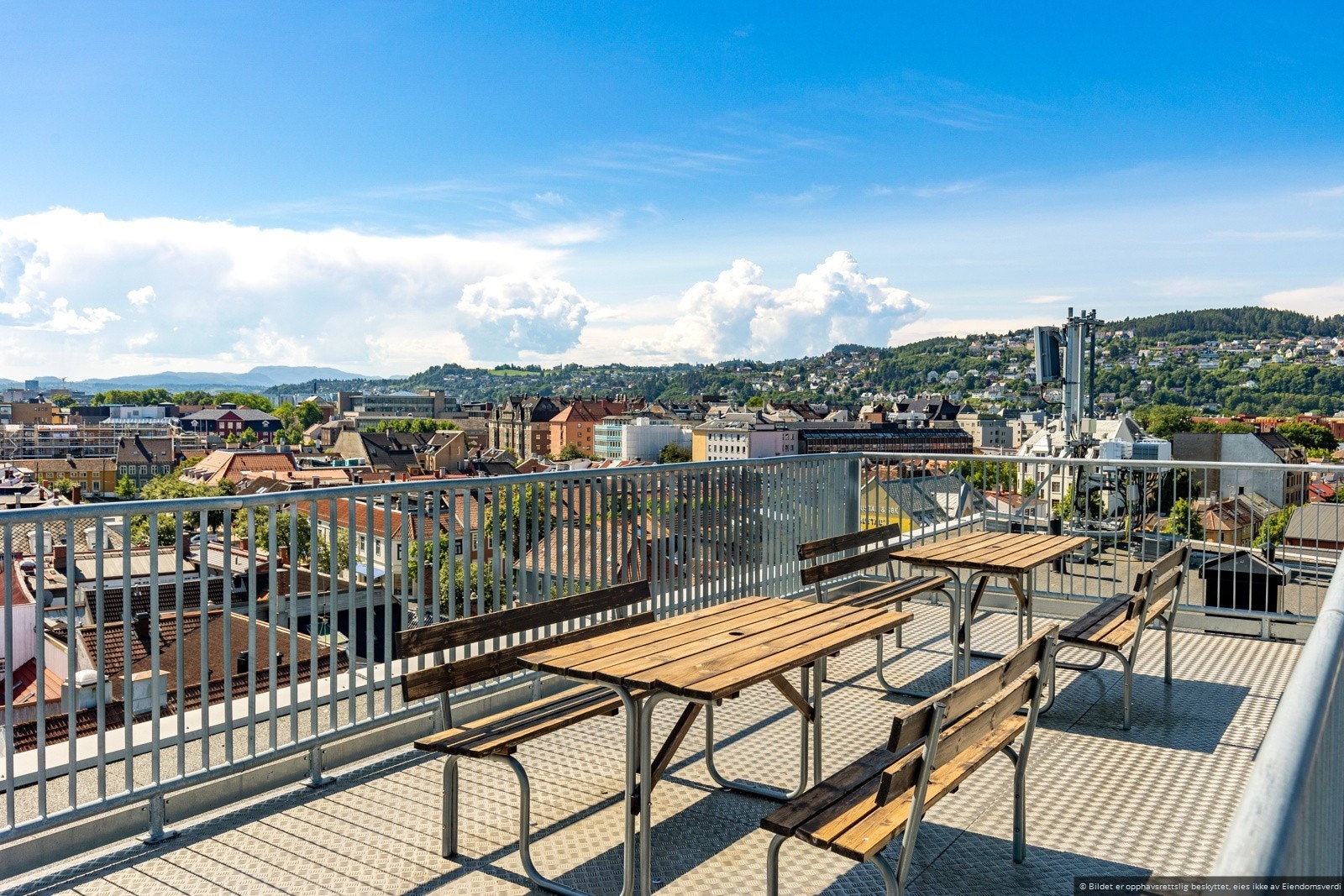 Bygget har en felles takterrasse med panoramautsikt over Trondheim. Galleribilde