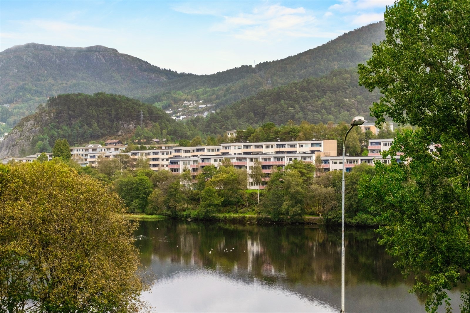 Ortuvannet befinner seg like i nærområdet og er en flott spasertur som kan nytes i selskap med familier og venner. Galleribilde