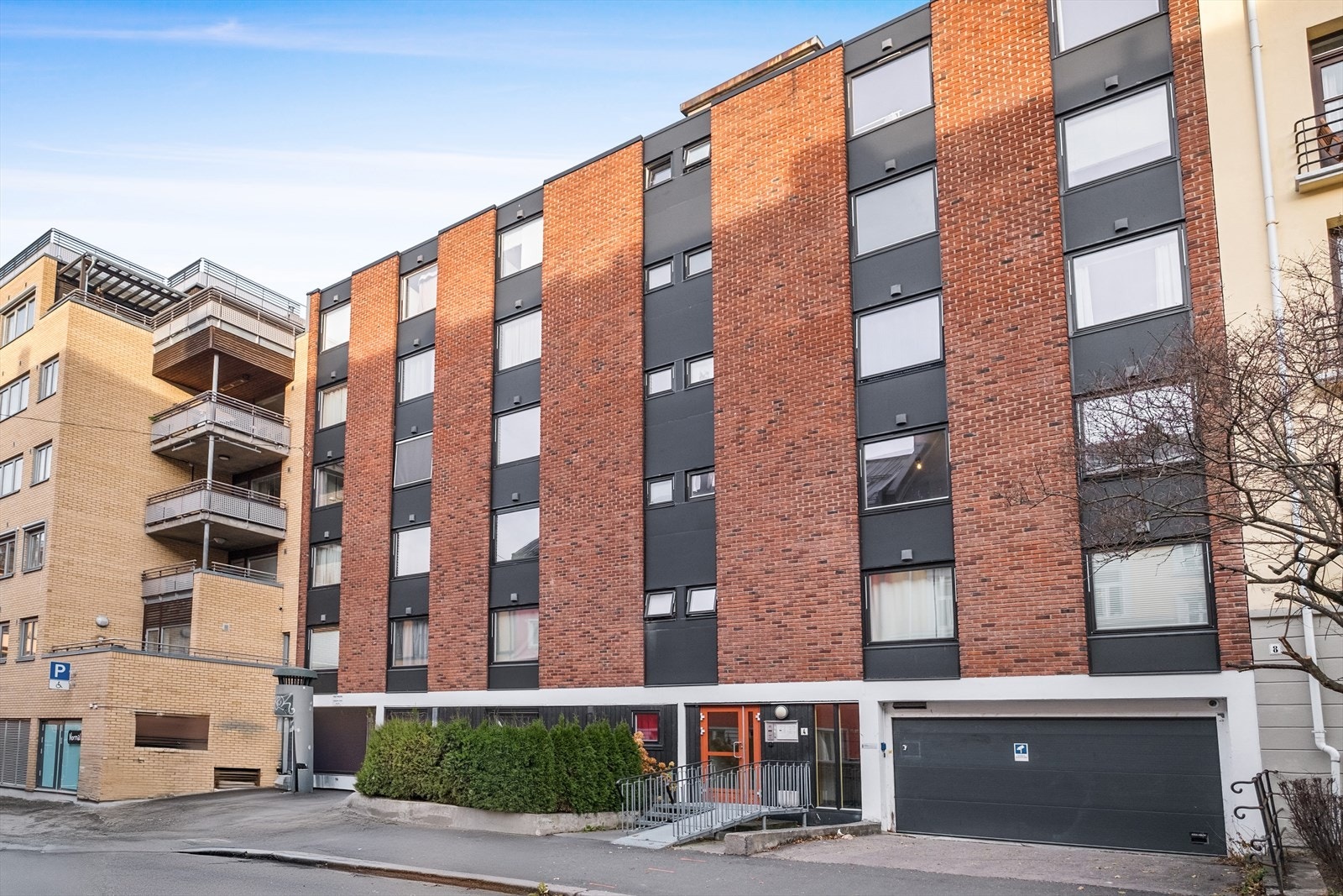 Sameiet består av 61 boligseksjoner. Fellesvaskeri i kjeller. Galleribilde