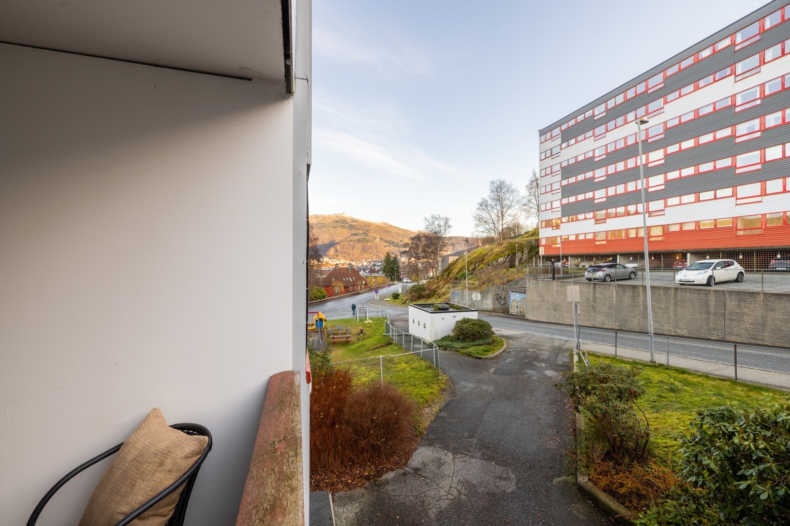Utsikt over nærområde. Galleribilde