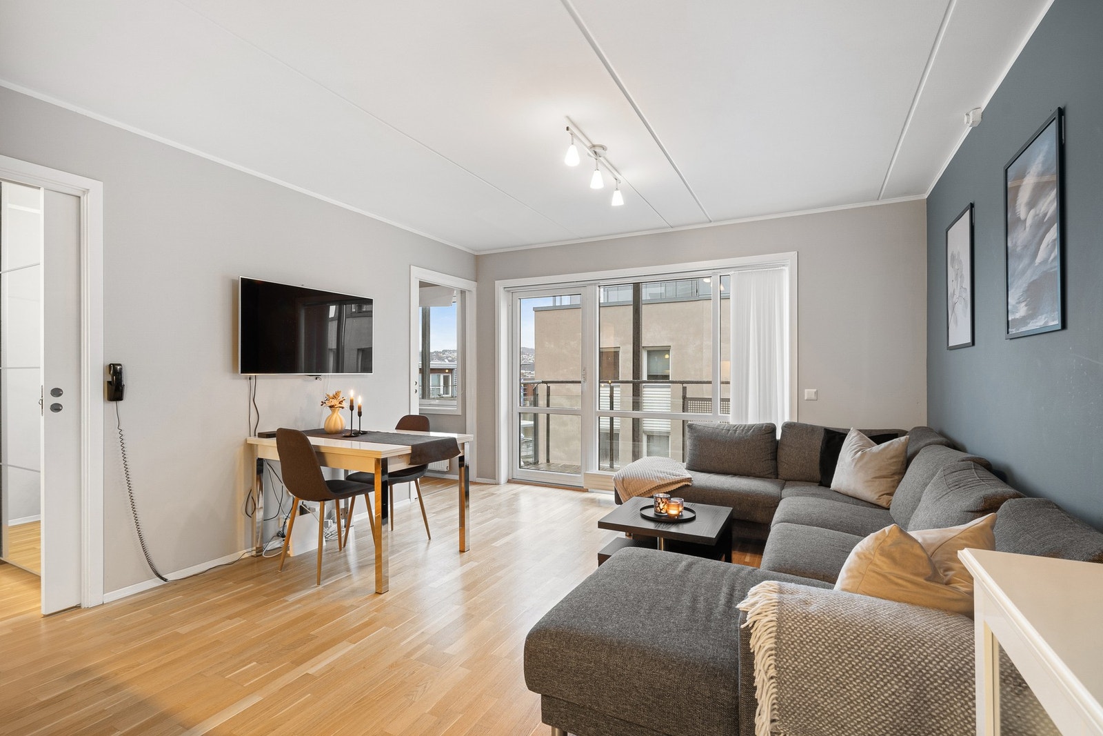 Velkommen til Dyre Halses gate 13 presentert av Merk M. Ramberg ved EiendomsMegler 1. Galleribilde