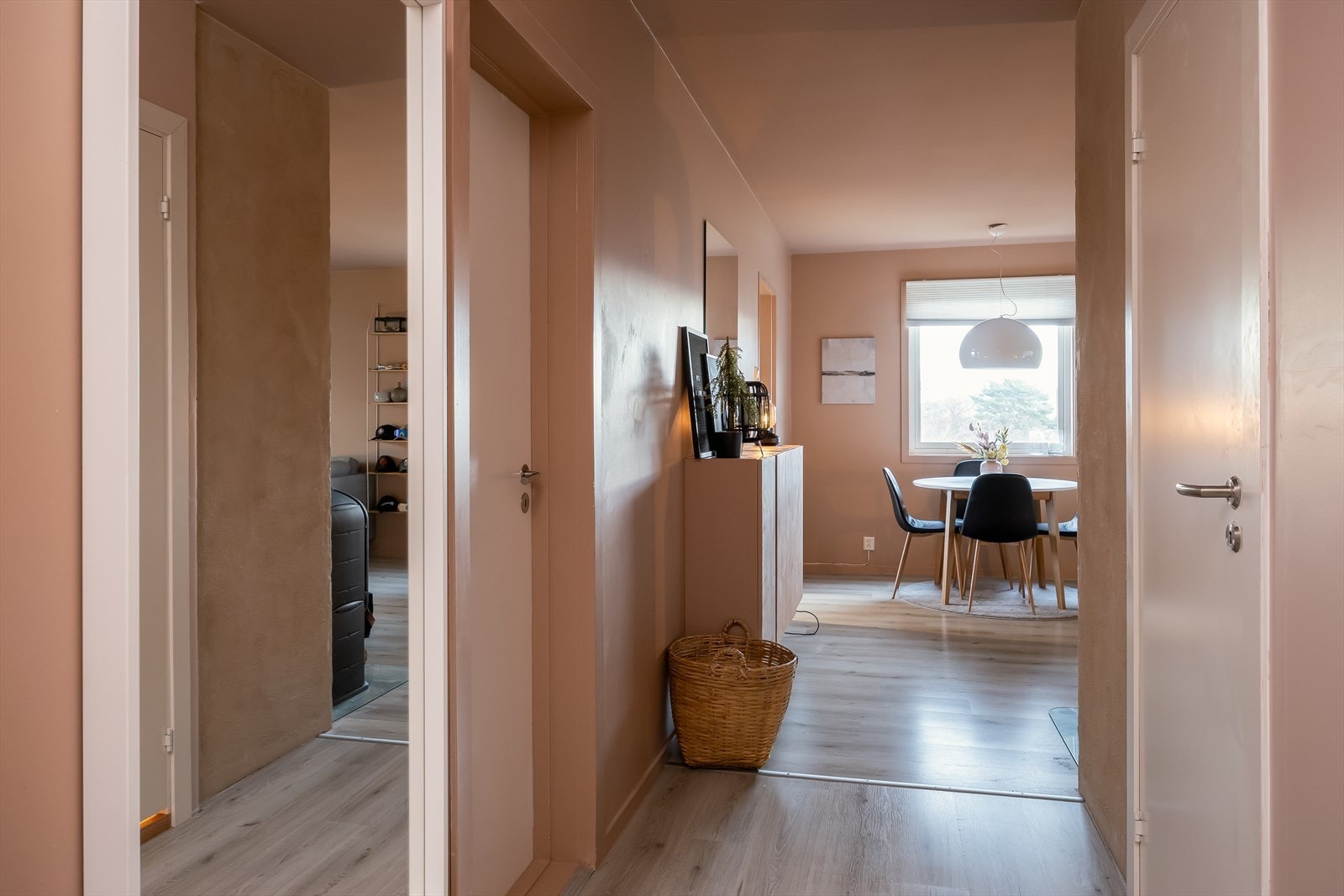 Romslig entré på 6,5 m². Galleribilde