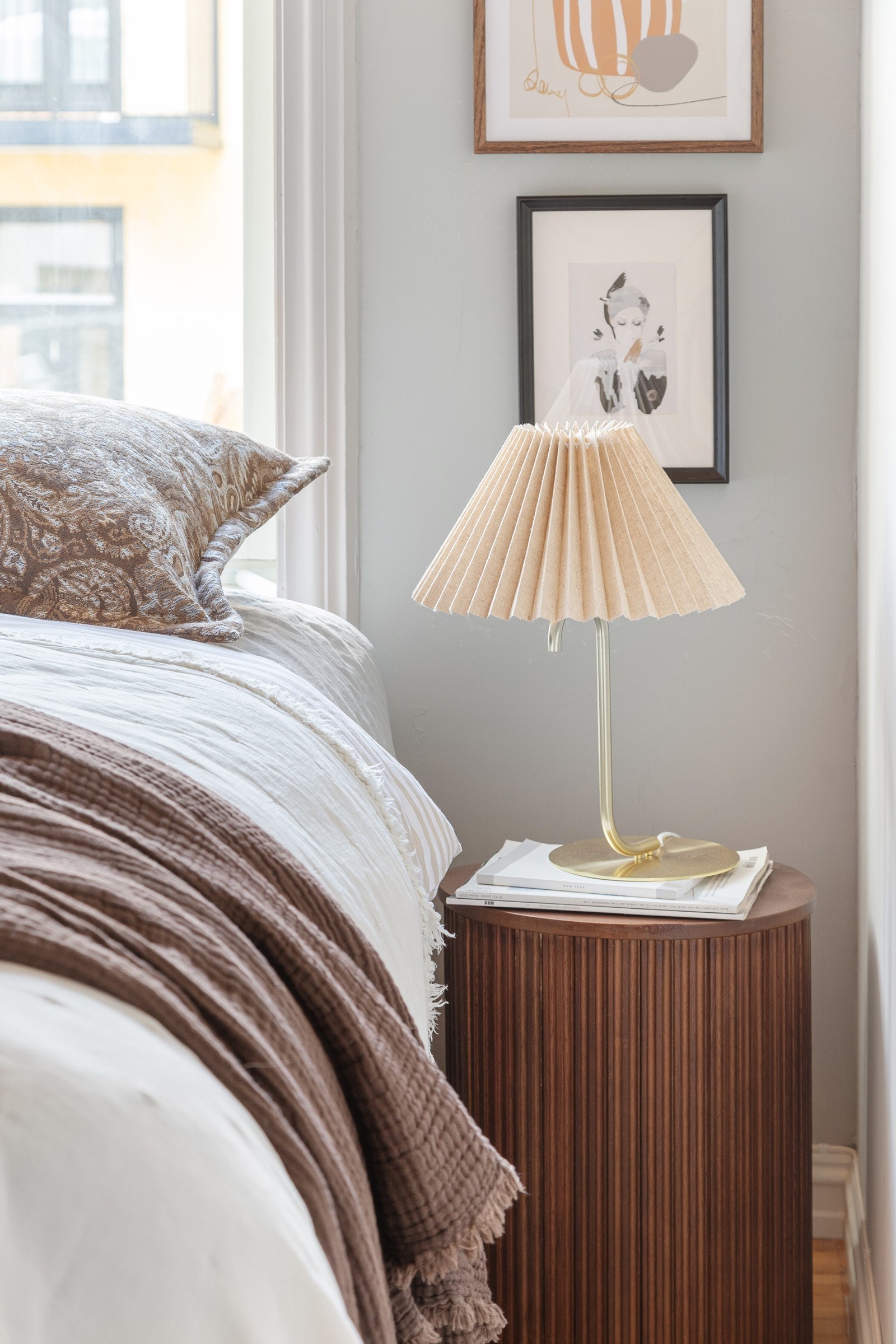 Soverommet vender mot rolig bakgård Galleribilde