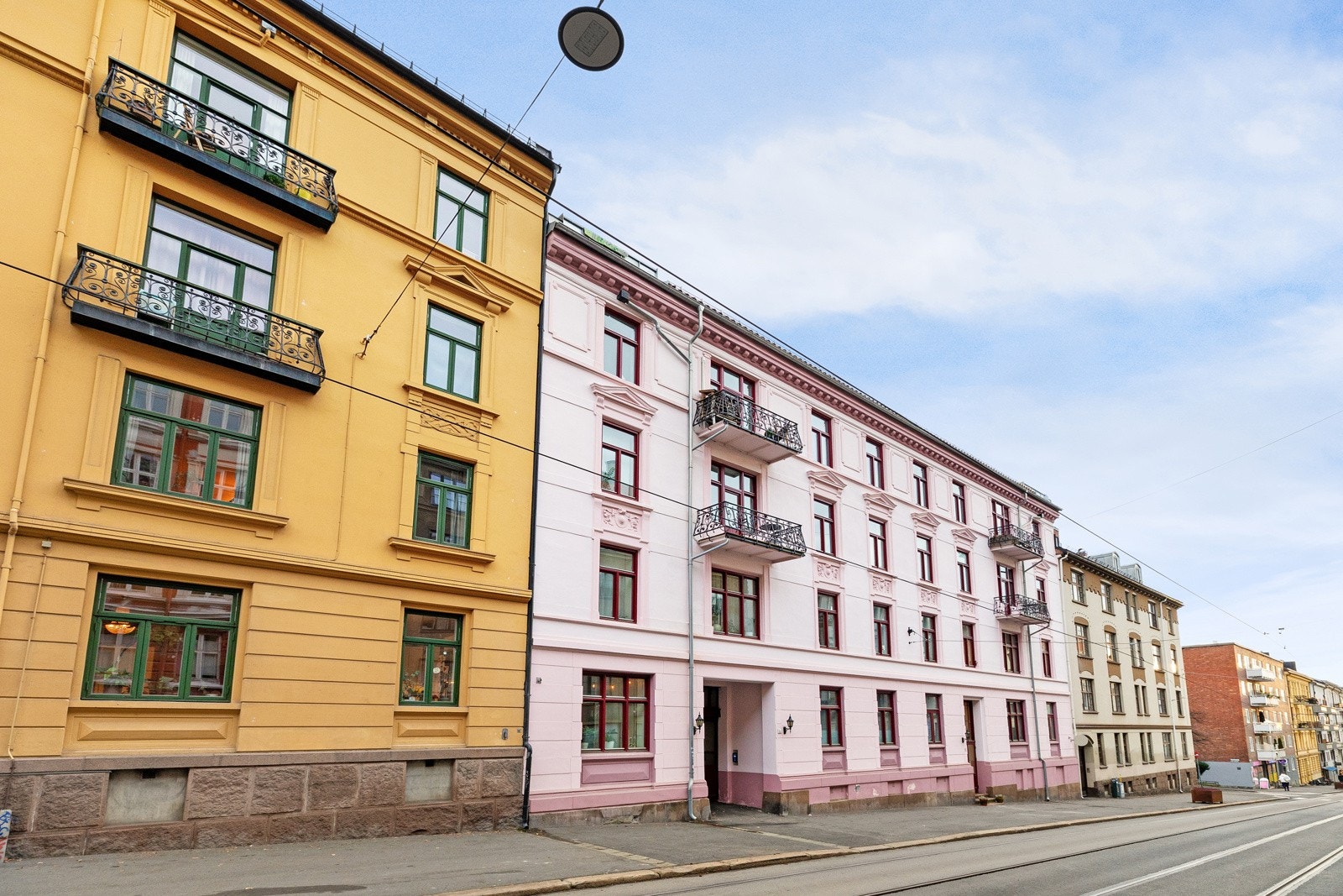 Fasade - sameiet er veldrevet med god vedlikeholdshistorikk (renovert kjeller, tak og fasade) Galleribilde