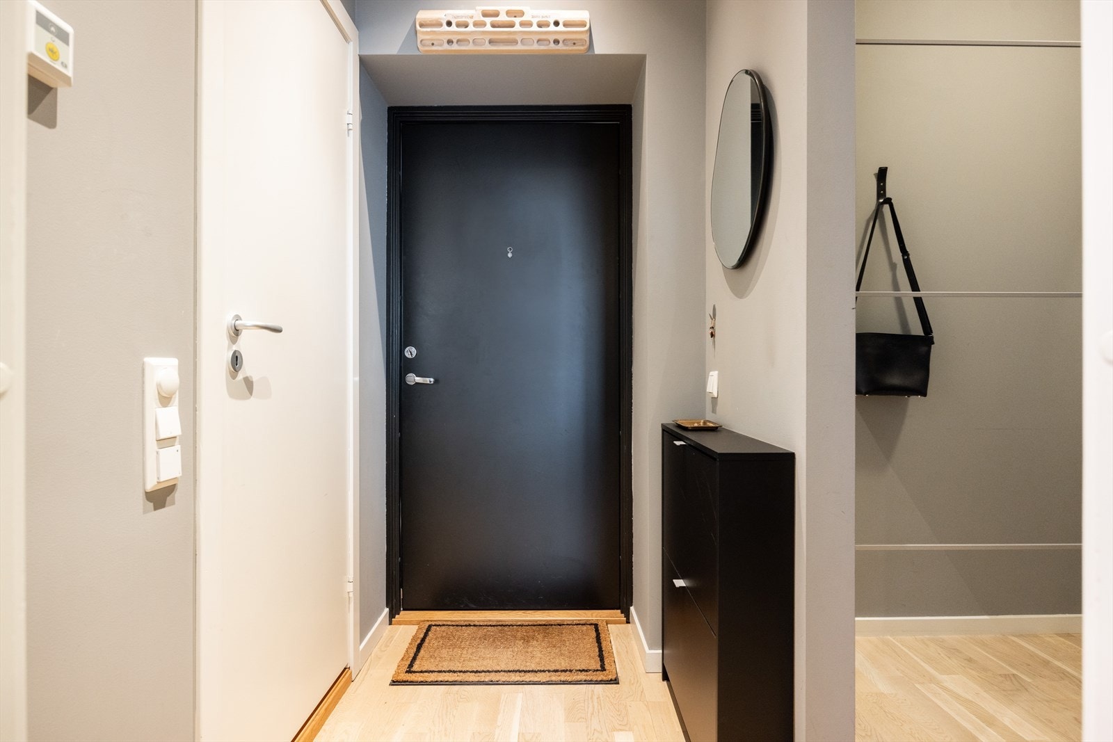 Hyggelig entré med plass til skoskap Galleribilde