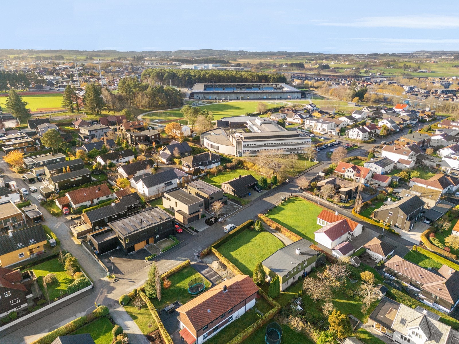 Nærhet til Østerhus arena, Sandnes idrettspark, skoler og fine turområder Galleribilde