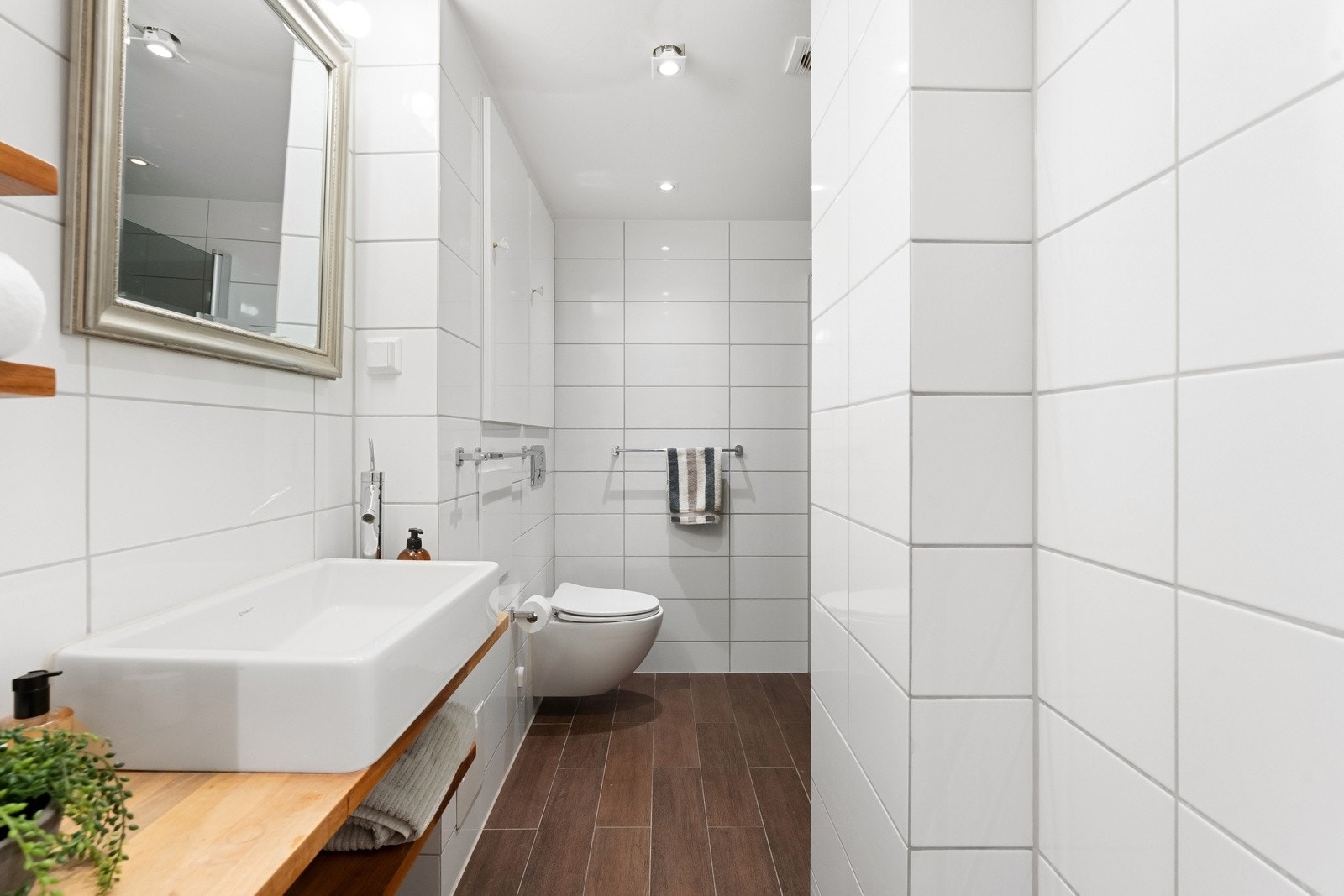 Delikat baderom av god størrelse. Galleribilde