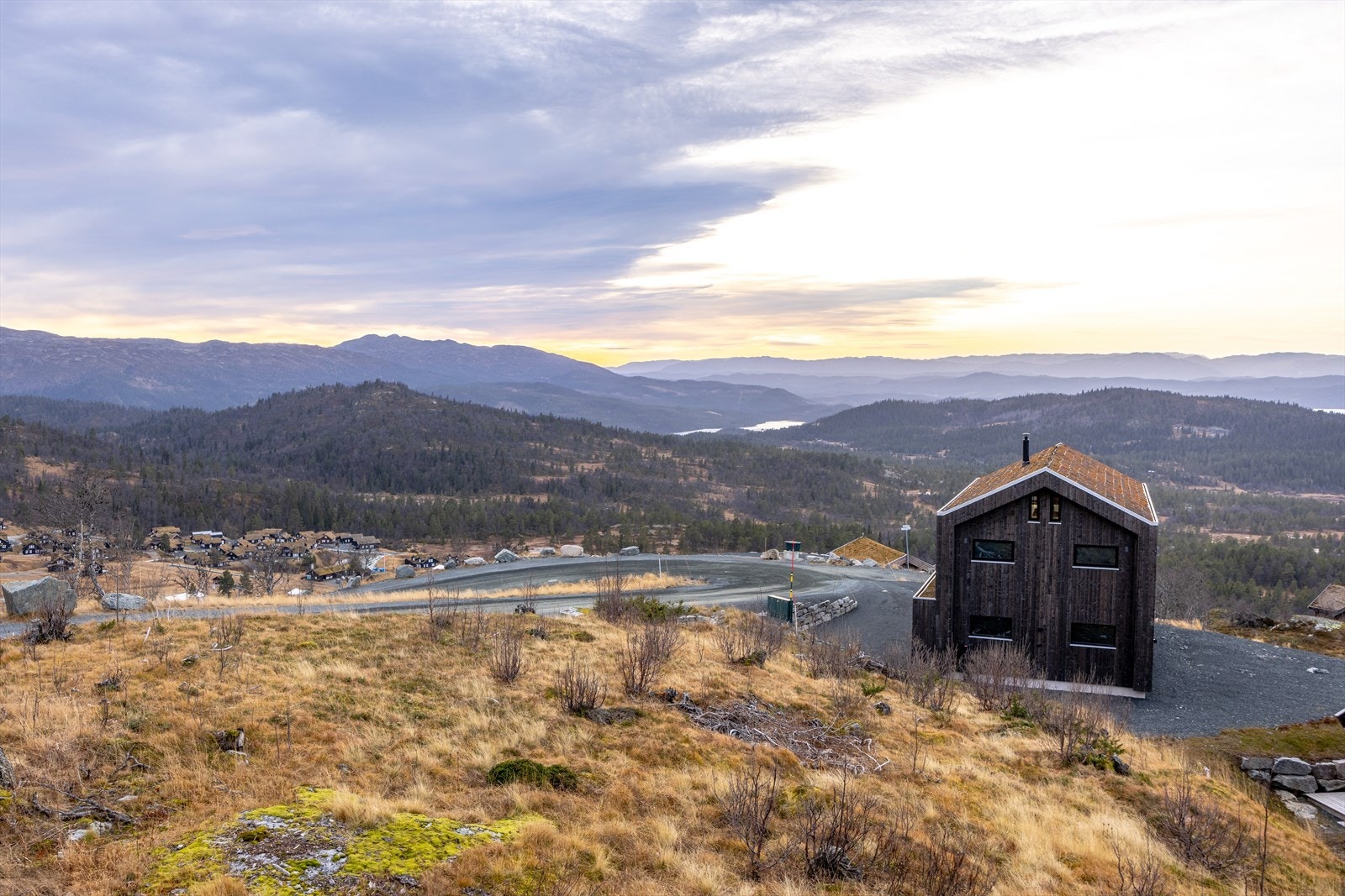 Panoramautsikt - Nyt en spektakulær utsikt over Raulandsfjell og Hardangervidda. Galleribilde