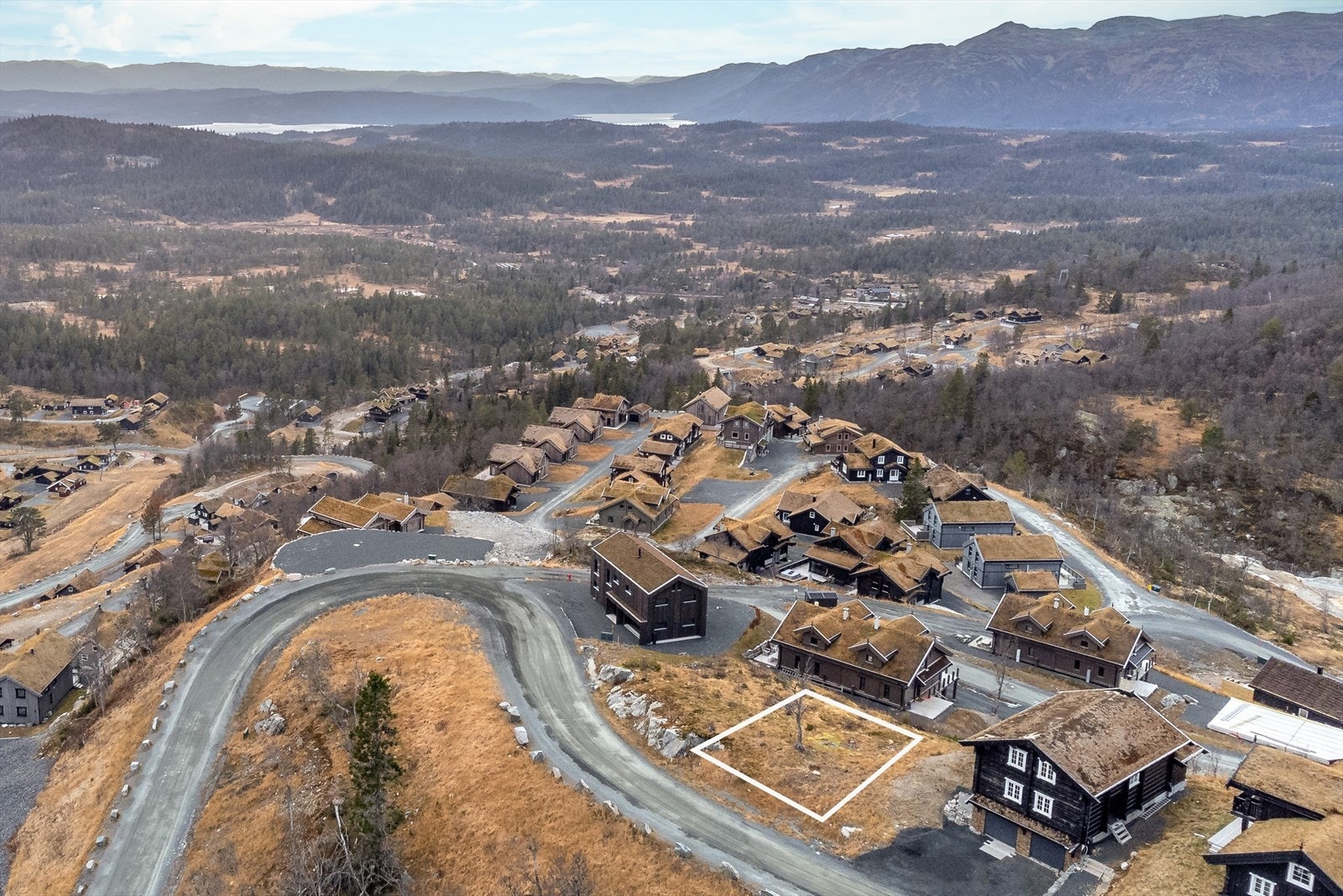 Tonmt i Leribekkvegen 122 - En unik mulighet for å realisere hyttedrømmen i naturskjønne Øvre Holtardalen. Jeanette A Eriksørd i DNB Eiendom har gleden av inviter til tomtevisning Galleribilde