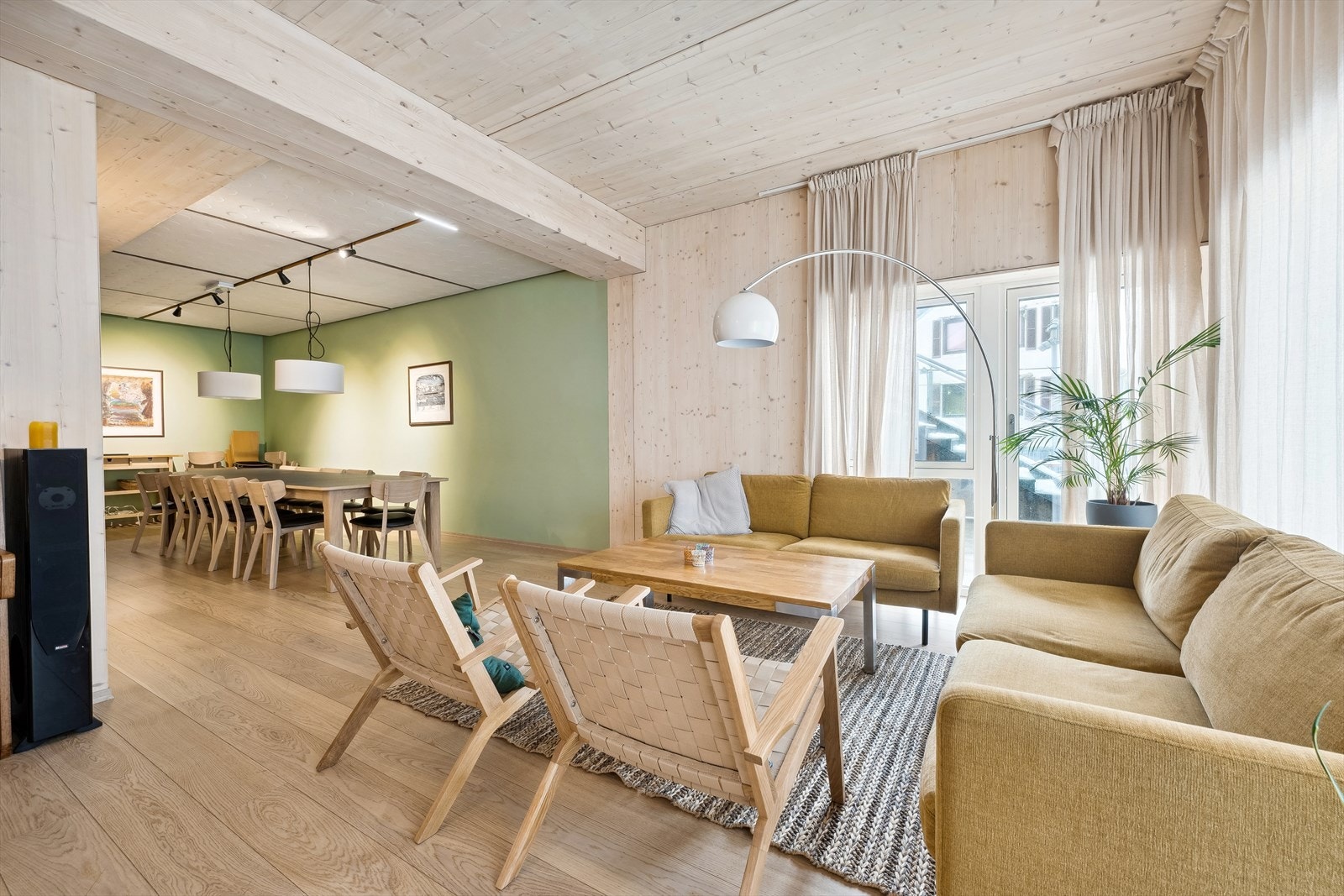 "Fest lokalet" brukes felles og kan bookes om man skal arrangere noe privat Galleribilde