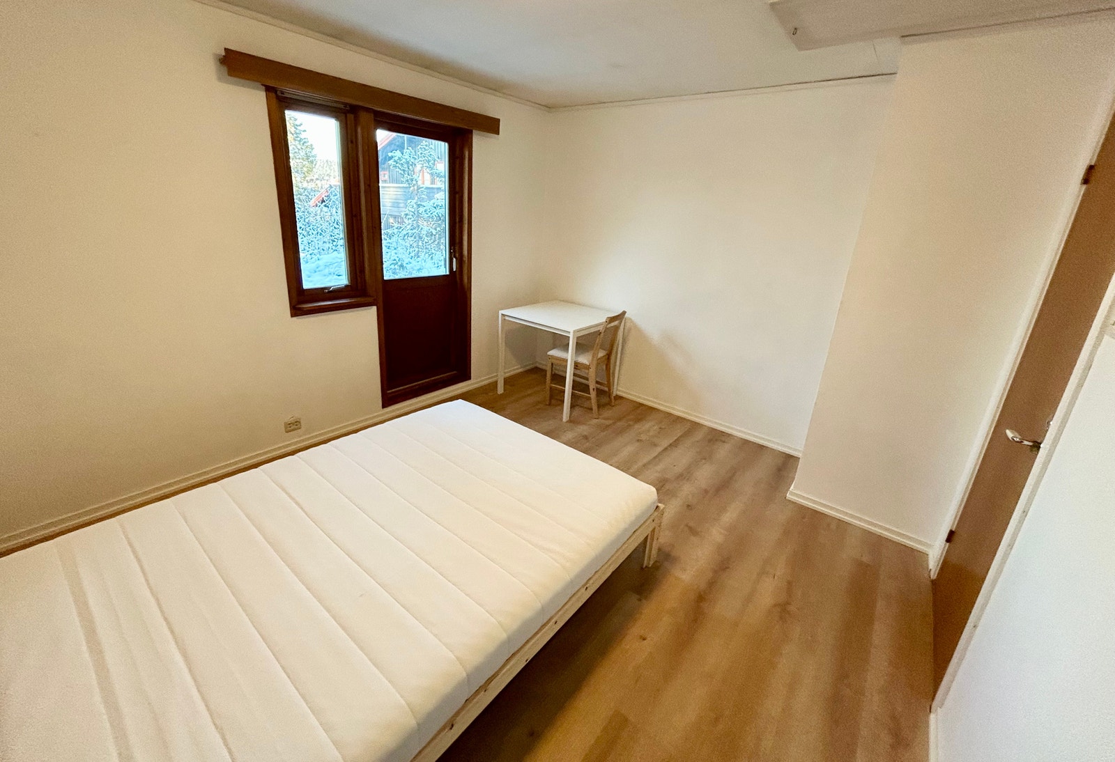 Soverom 3 - utgang til terrasse, seng 140 cm bred Galleribilde