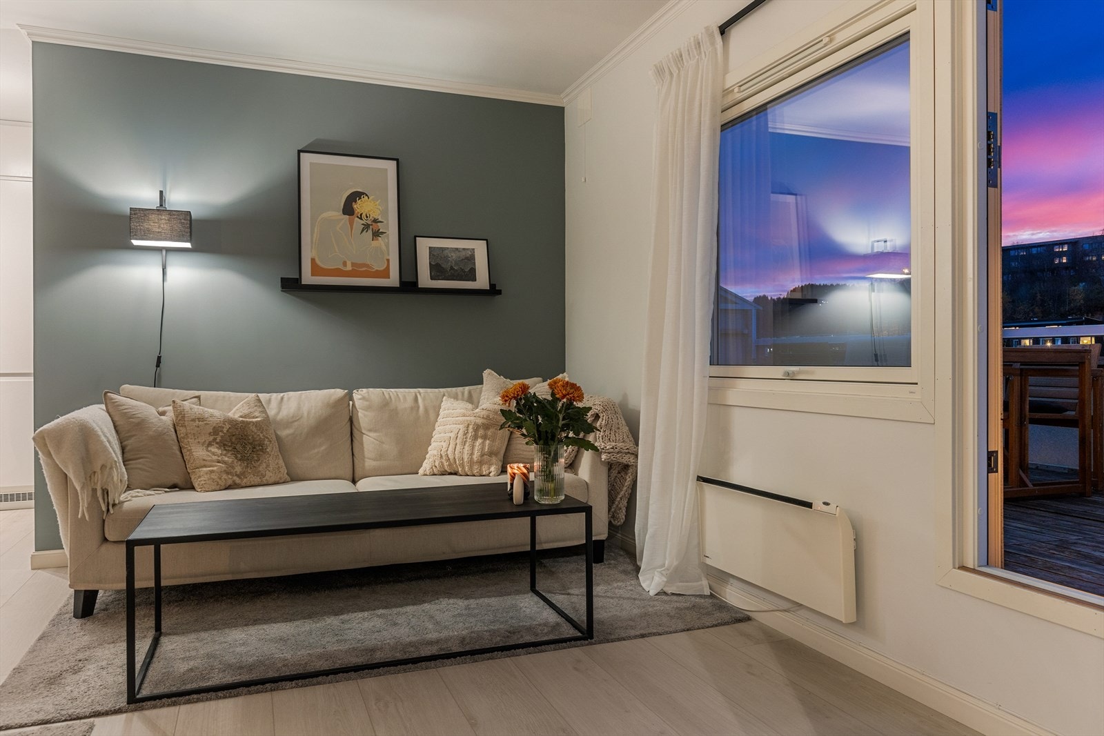 Fra stuen er det utgang til takterrassen. Galleribilde