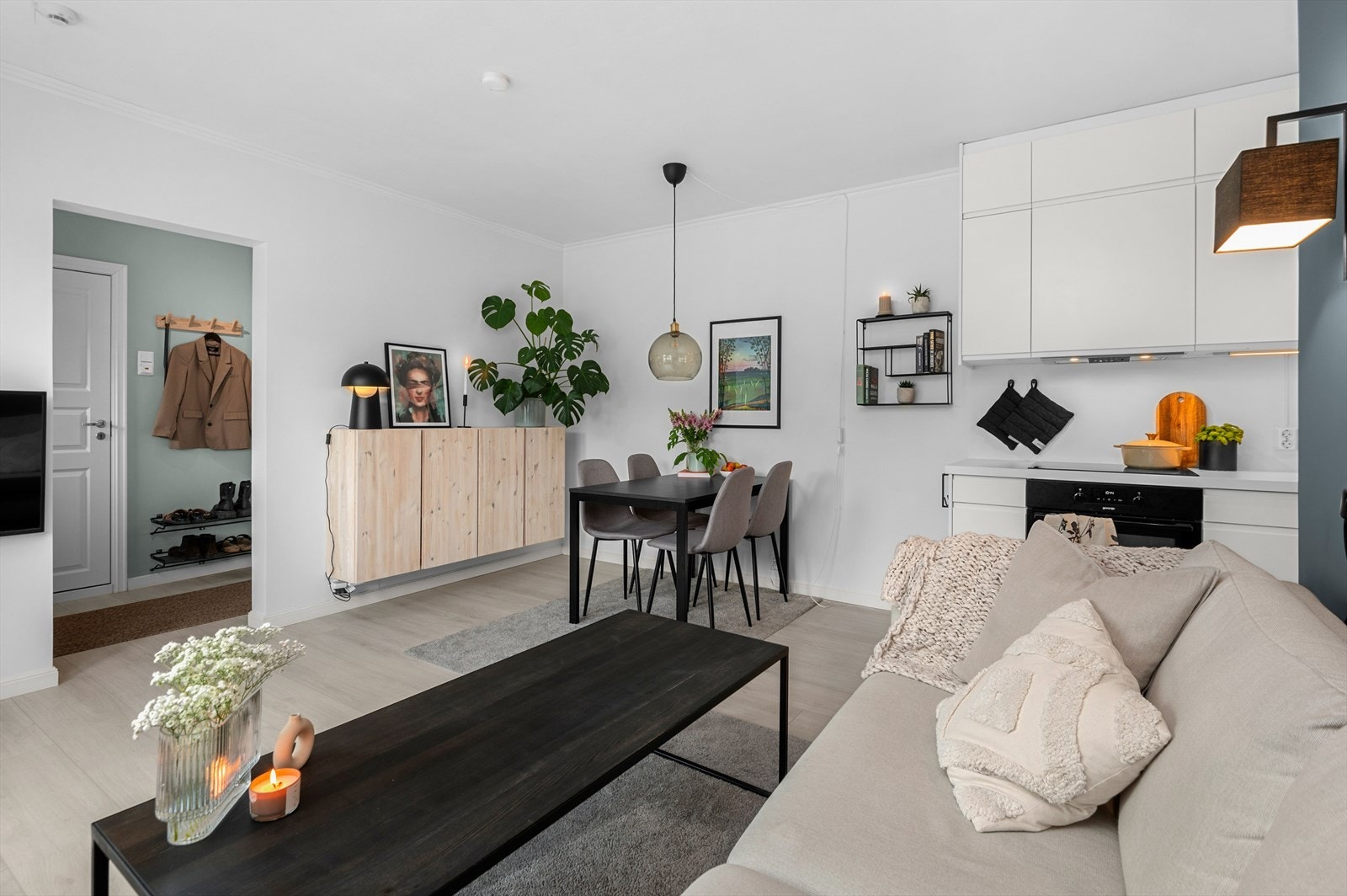 Leiligheten ligger i et attraktivt borettslag og populært boområde på Havstad. Galleribilde