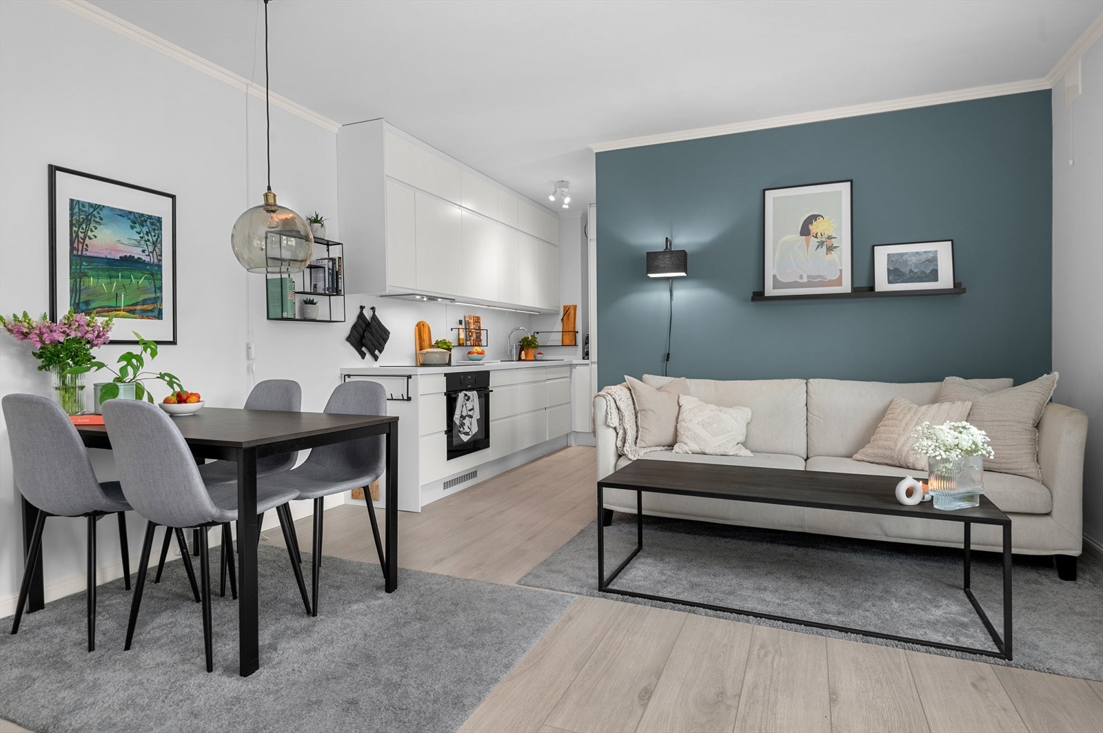 Leiligheten har en flott beliggenhet i byggets toppetasje. Galleribilde