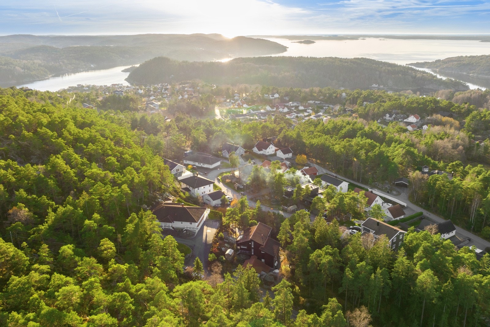 Sponvik er et attraktivt boligområde med kort vei til Halden, Østfoldbyene, E6 og Sverige. Galleribilde