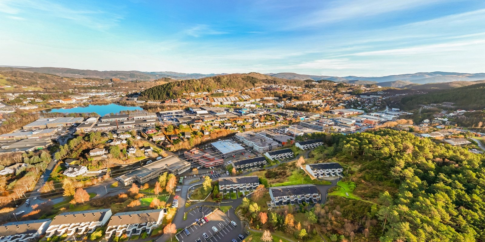 Sentral beliggenhet i Åsane i svært barnevennlig nabolag med bilfri skolevei Galleribilde