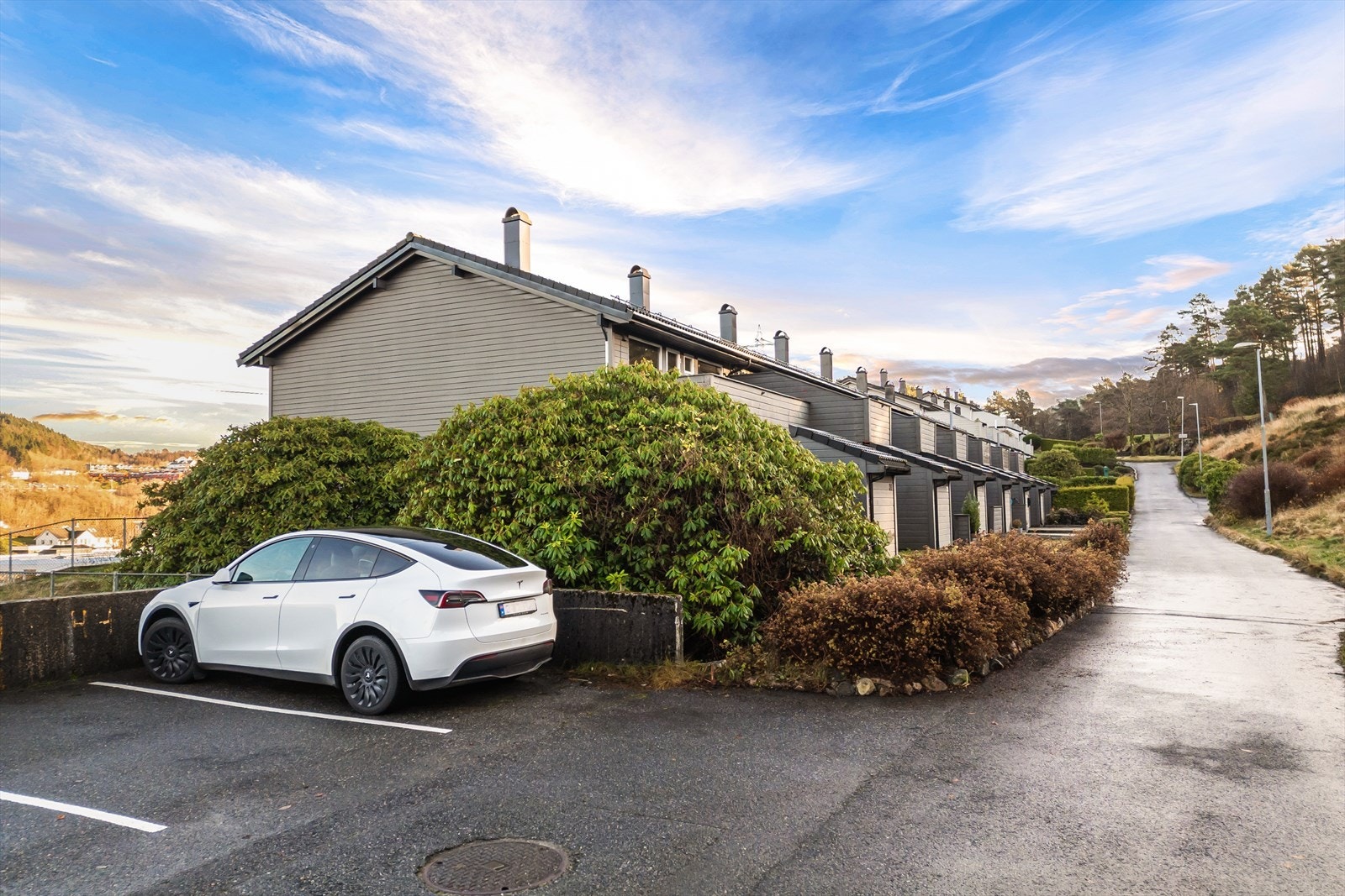 Rekken ligger innerst i borettslaget med blindvei forbi Galleribilde