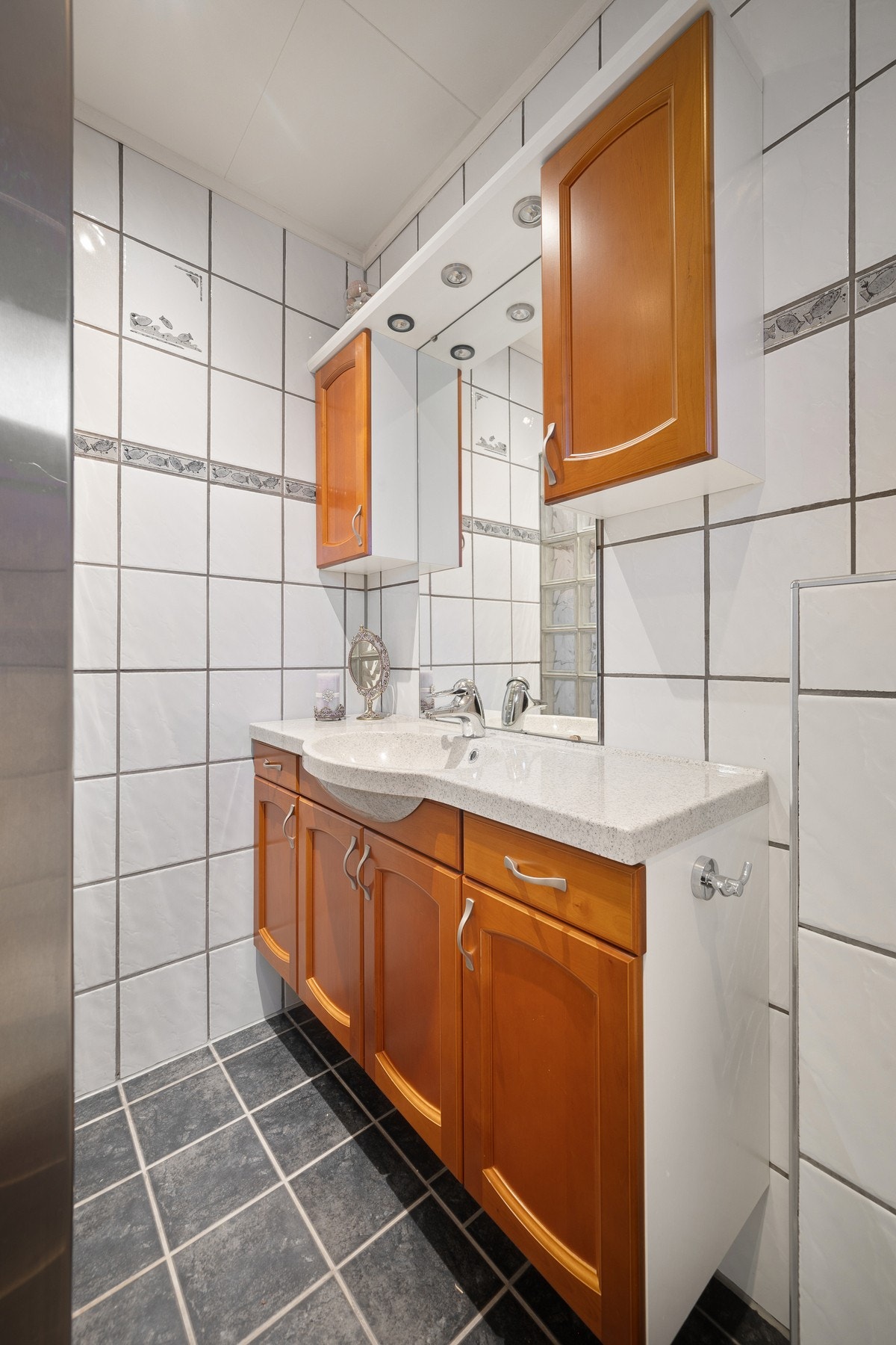 Flislagt bad som er oppgradert i senere tid Galleribilde