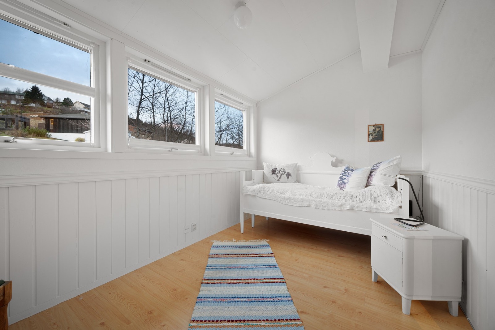 Soverom nr 4 - av totalt 4 soverom i boligen, praktisk med alle i samme etasje Galleribilde