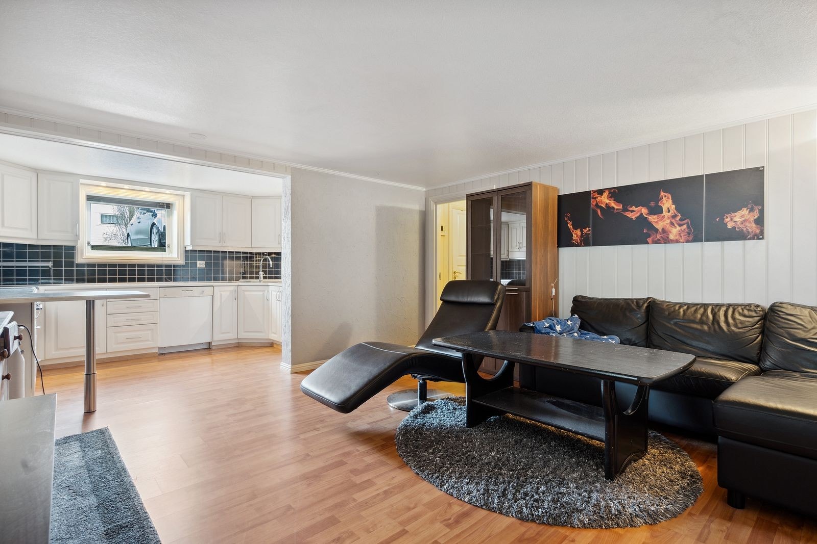 Stue og kjøkken har en åpen løsning. Galleribilde