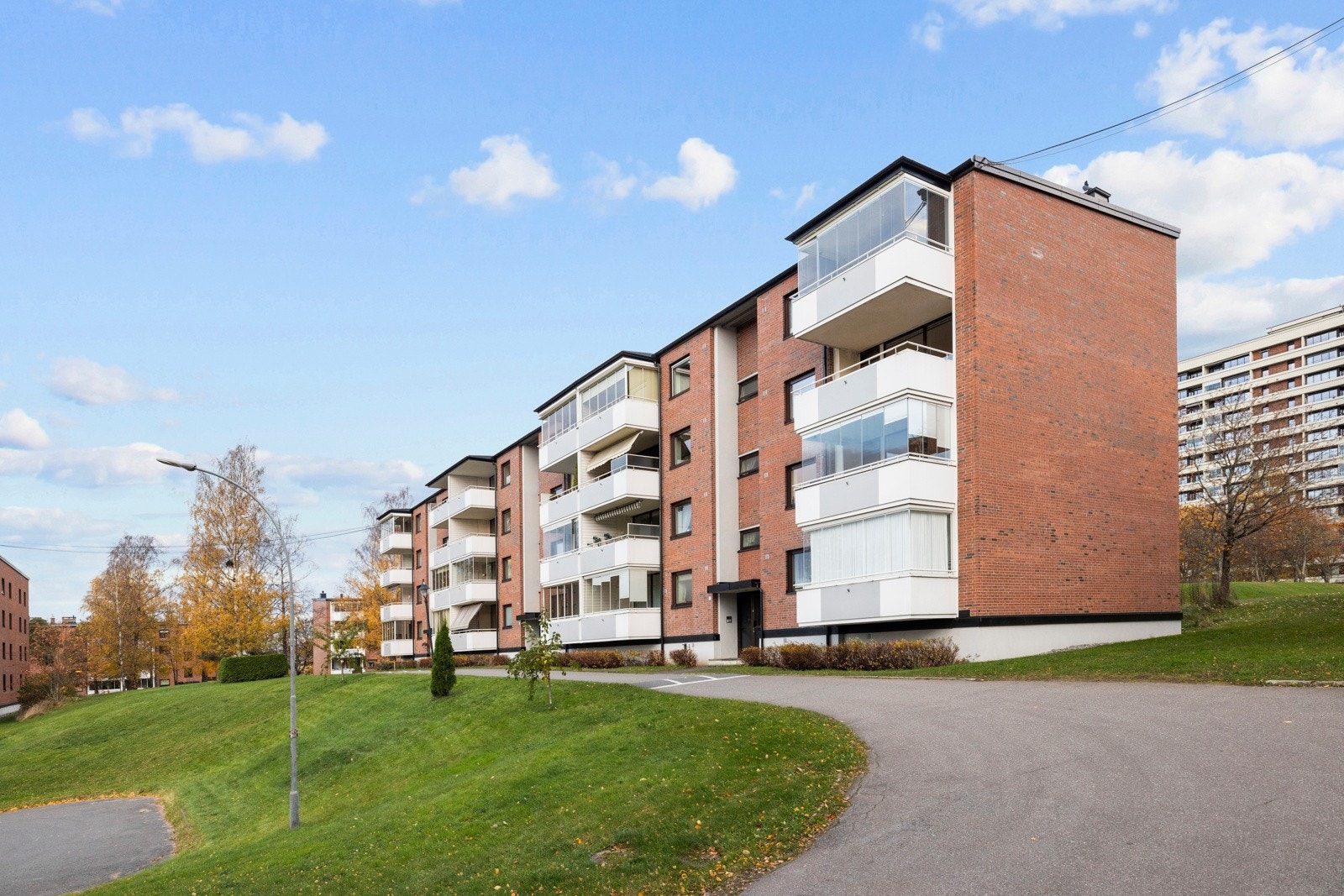 Leiligheten ligger i et sentralt og veletablert boligområde på Tveita Galleribilde