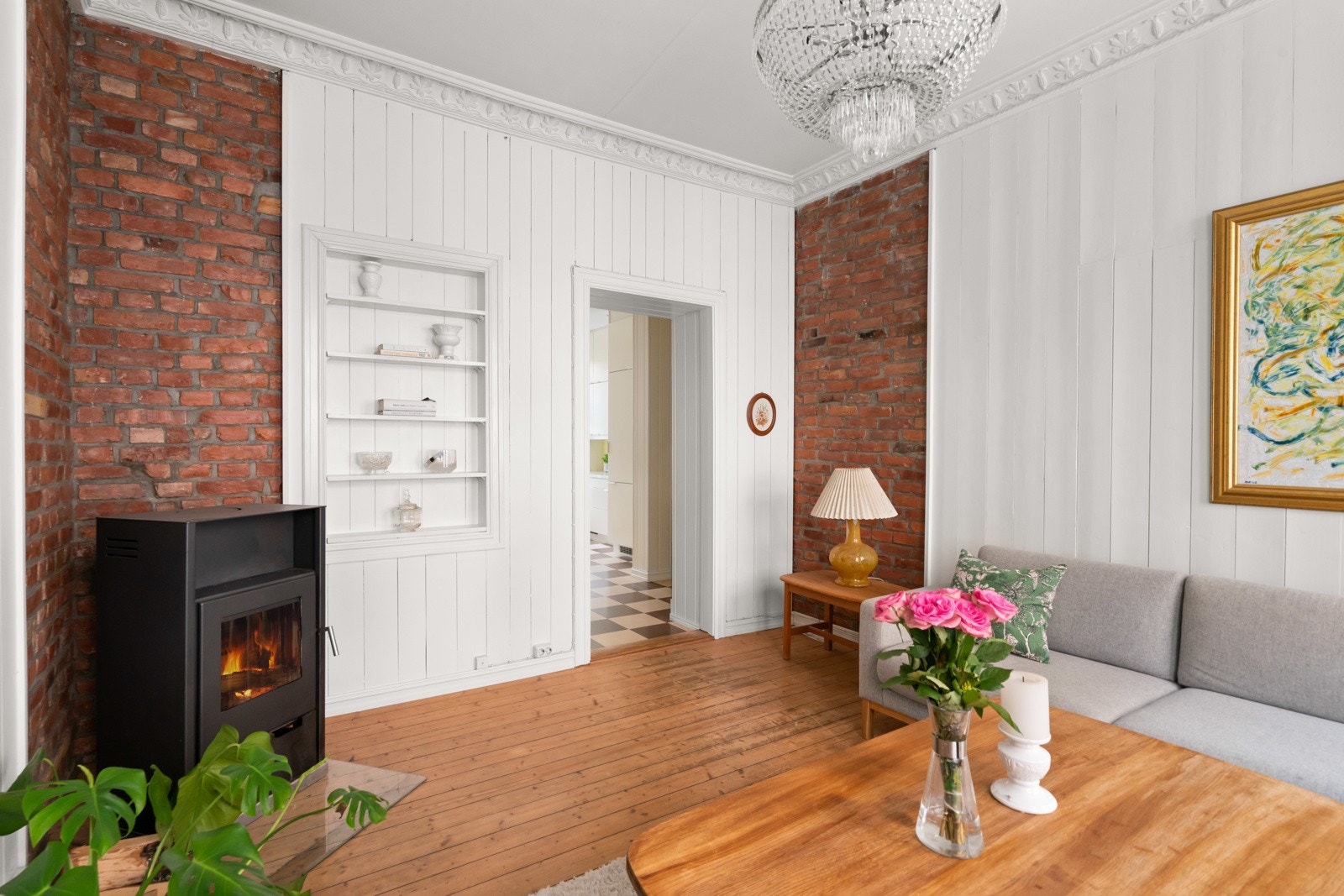 God plass til sofa, TV og annet møblement. Galleribilde