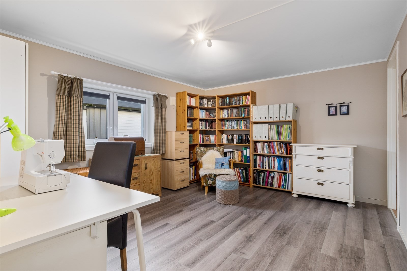 Boligen er innredet med tre soverom. Galleribilde