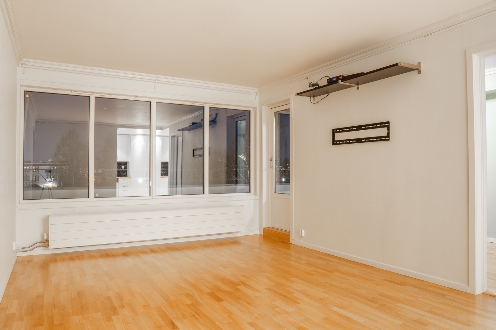 Velkommen til Nåkkves vei 3 - en flott og stor 3-roms leilighet, ledig nå til langtidsleie. Galleribilde