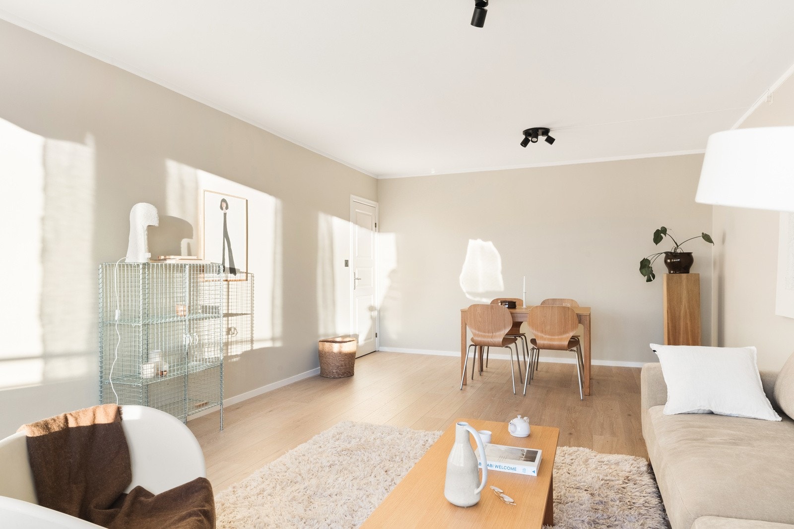 Dette er en gjennomført og moderne leilighet med fine kvaliteter. Galleribilde