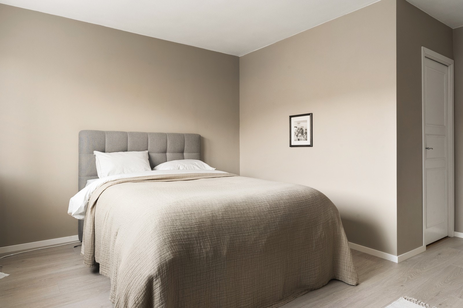 Leiligheten inneholder to romslige soverom på hhv 11,6 og 15,5 kvm! Galleribilde