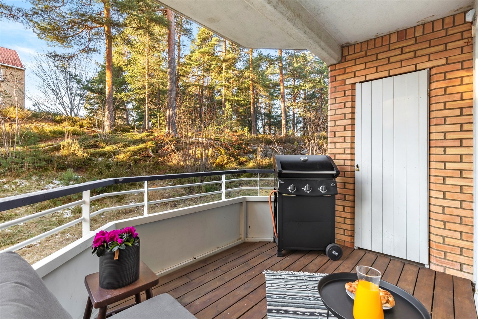 Her er det en praktisk utebod på 1m² for lagring. Galleribilde
