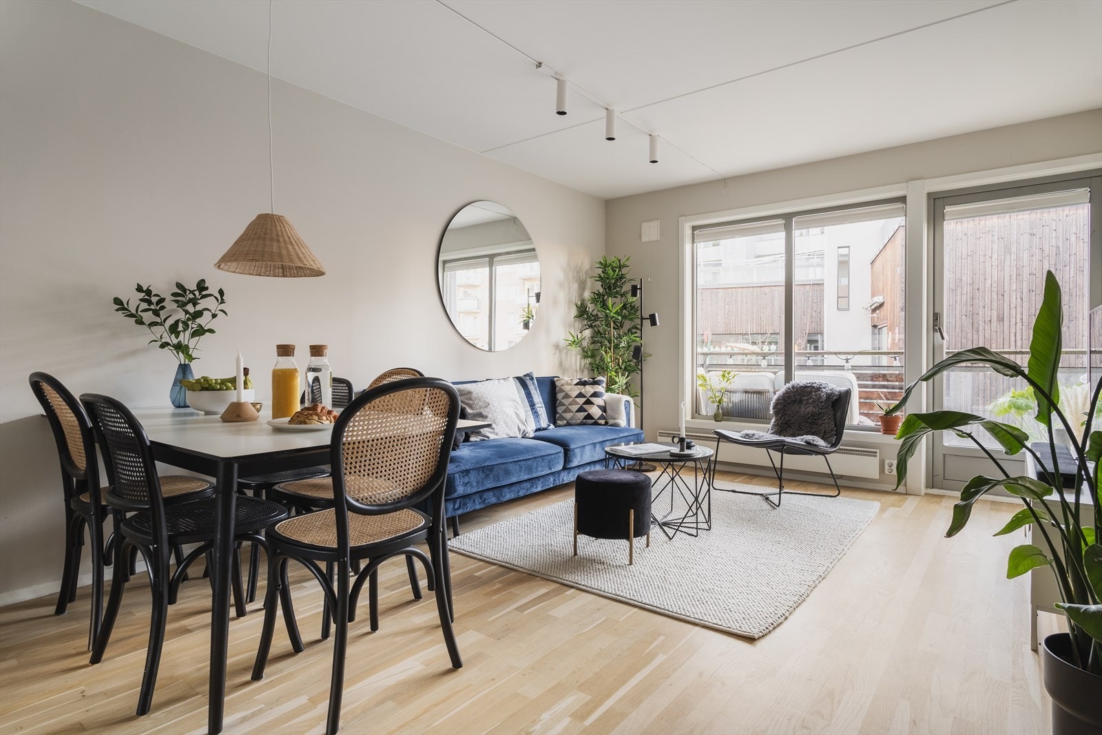 Lys og pen 2-roms leilighet i 2. etasje med heis Galleribilde