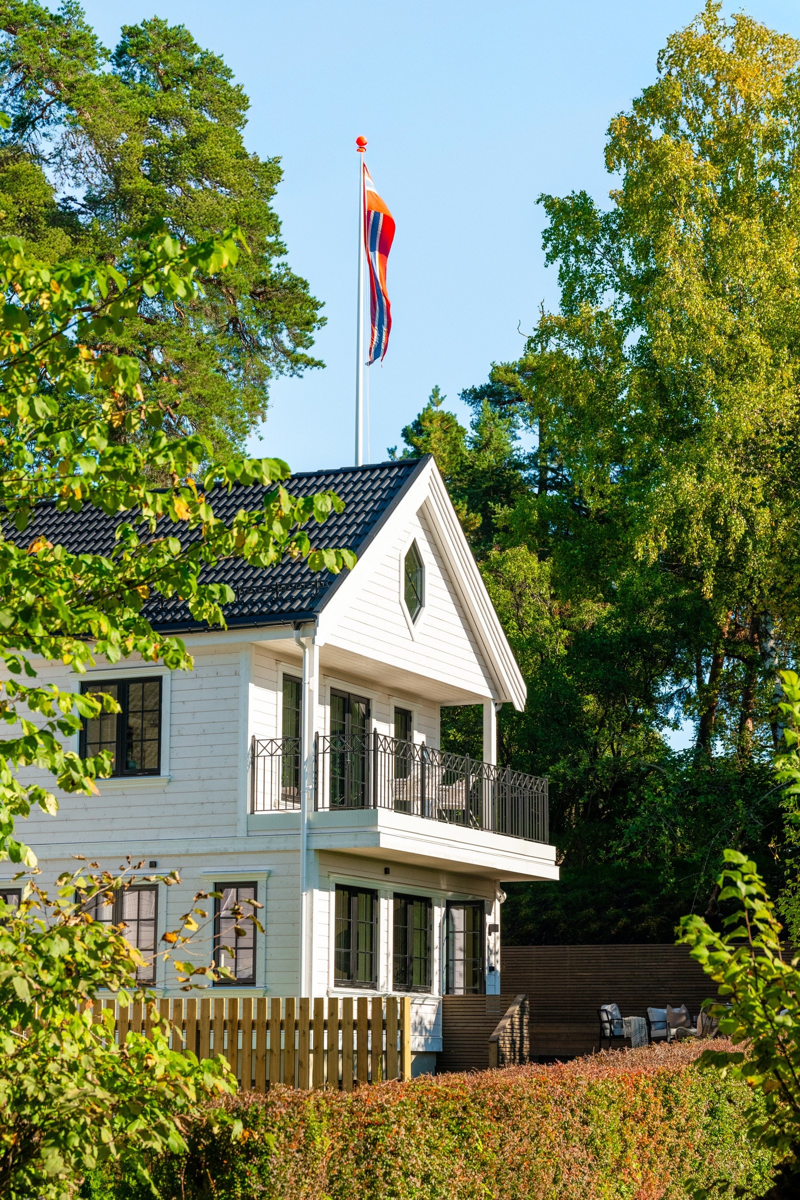 Flott arkitektur som passer i nærmiljøet Galleribilde