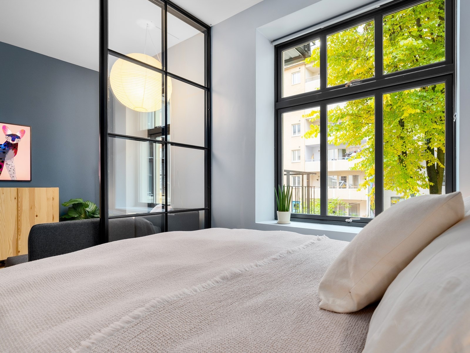 Se for deg rolige søndagsmorgener hvor du kan se en Netflix serie fra sengen:-) Galleribilde