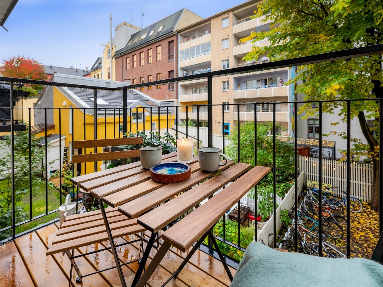 En fin plass å nyte dagens første kaffekopp i selskap med morgensolen. Galleribilde