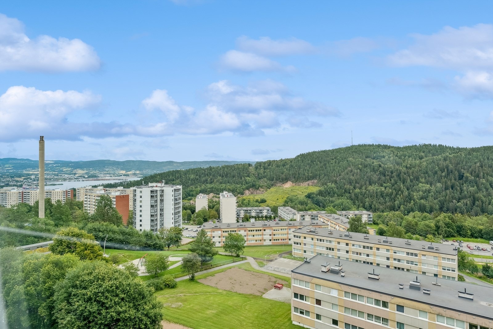 Utsikt over drammenselven Galleribilde