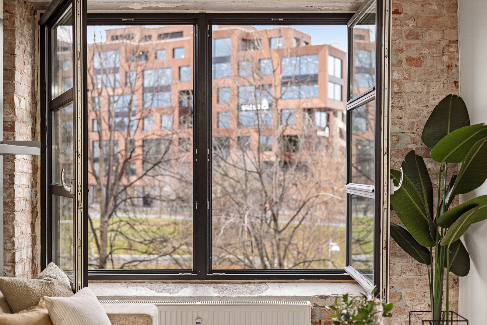 Utsikt mot Akerselva. Galleribilde