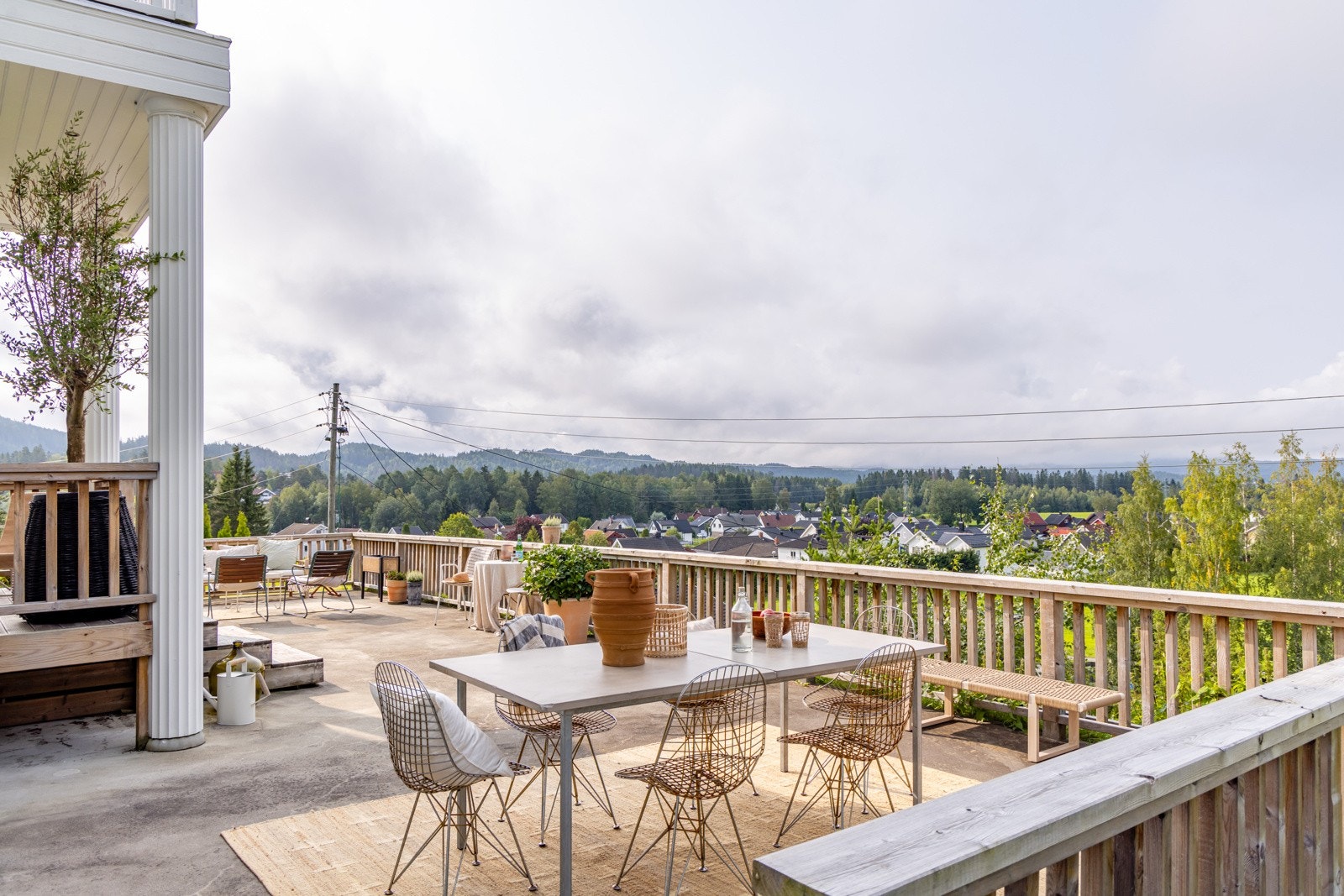 Fantastisk sydvestvendt terrasse på hele 84 kvm, optimale sol- og utsiktsforhold. Galleribilde