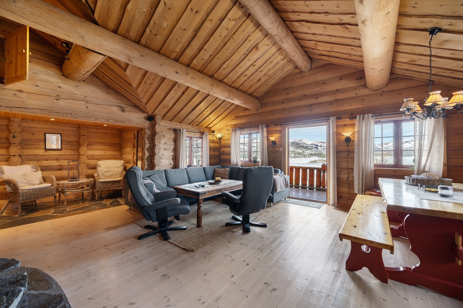 270482_DSC01852 Galleribilde