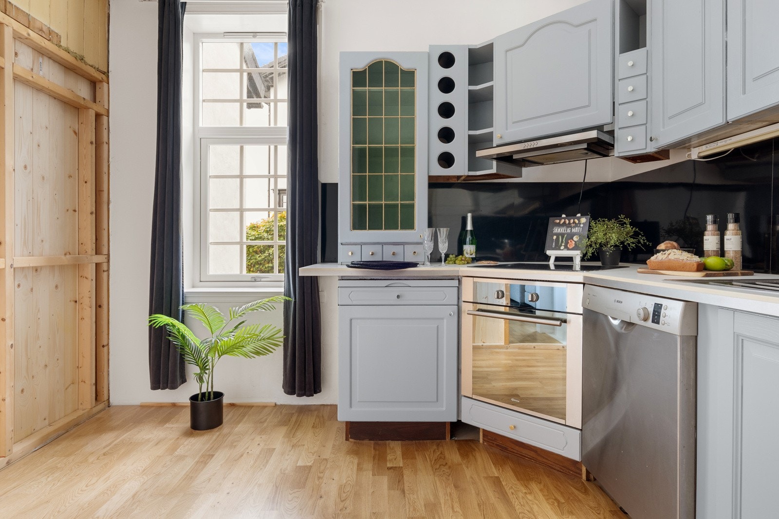 God plass til å kokkelere på kjøkkenet. Galleribilde