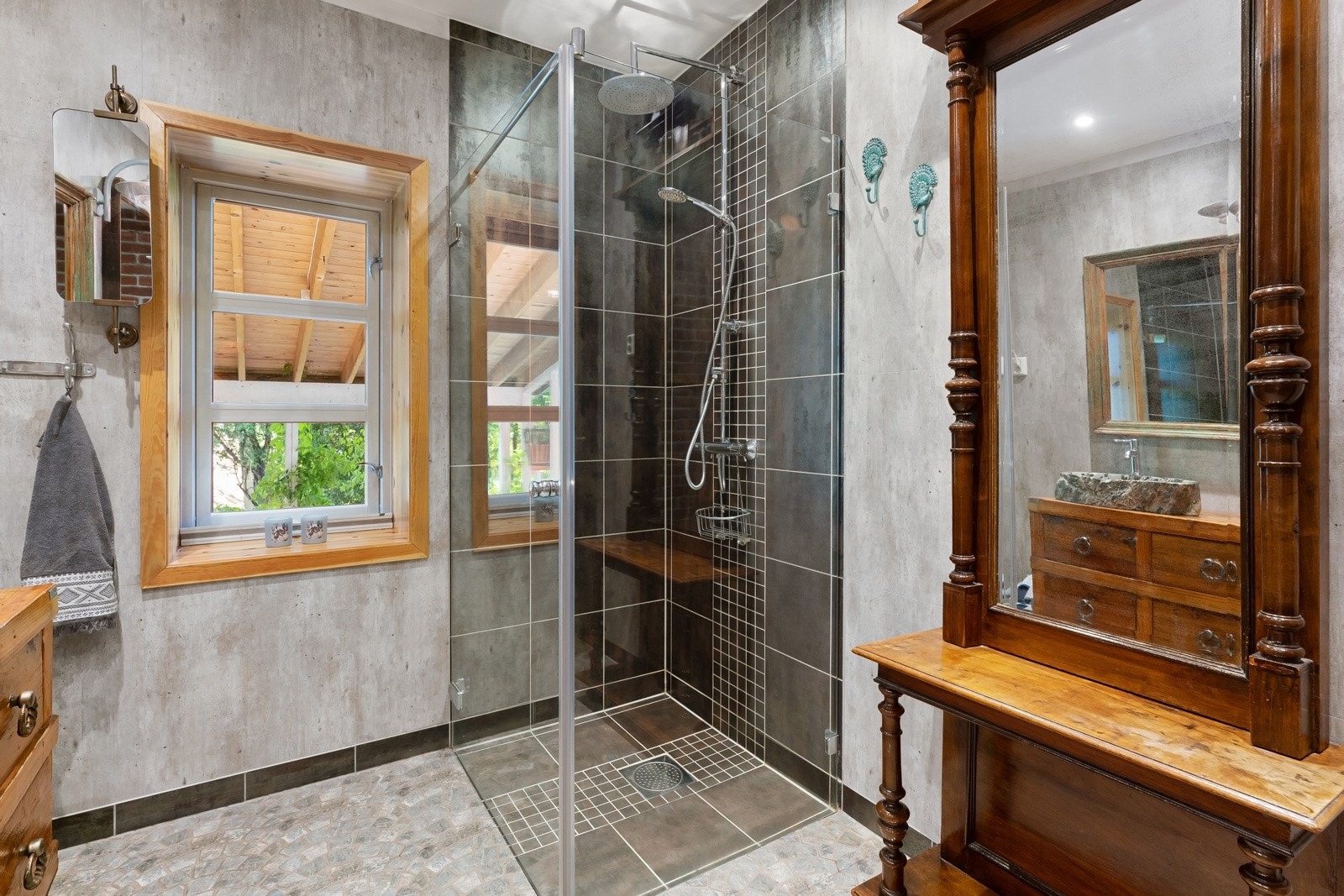 Badet i første etasje ble pusset opp i 2017 Galleribilde