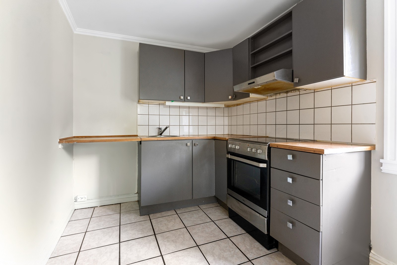 Godt med både skap- og benkeplass Galleribilde