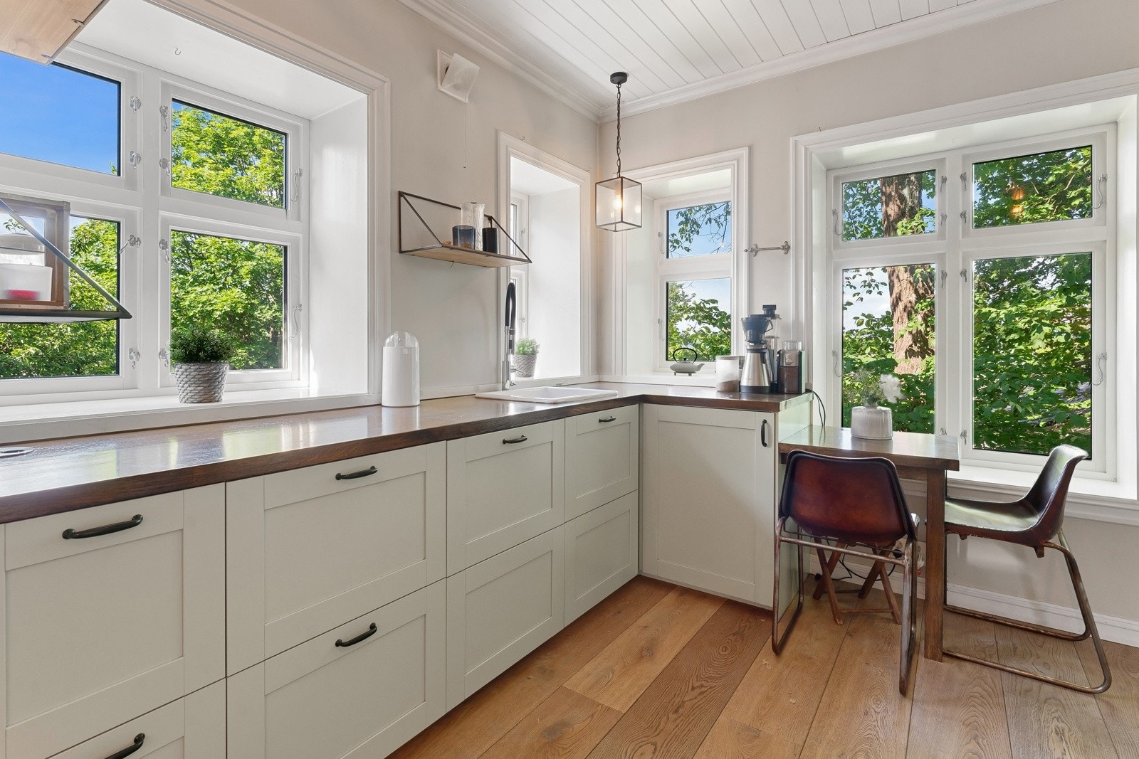 Kjøkkenet, som var nytt i 2017, har et stilfullt, herskapelig og moderne design Galleribilde